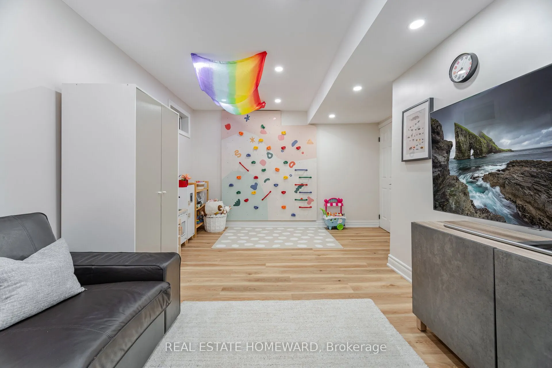 229 Jeffery Street, #28