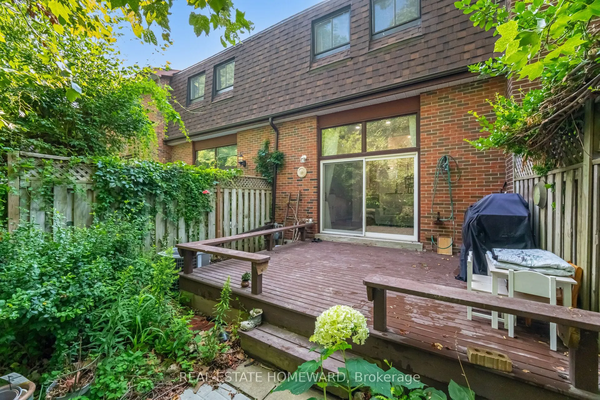 229 Jeffery Street, #28