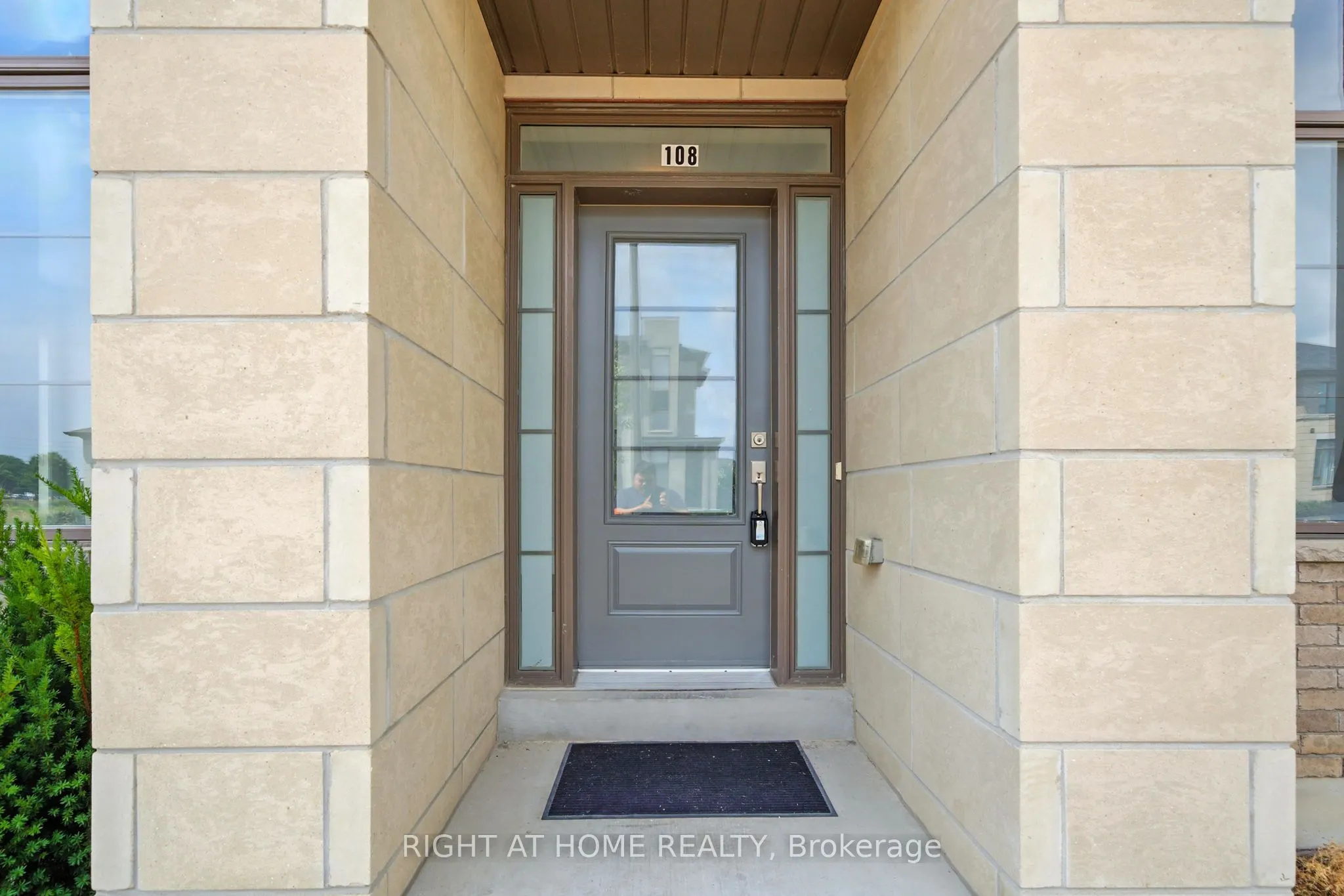 108 Vanier Street