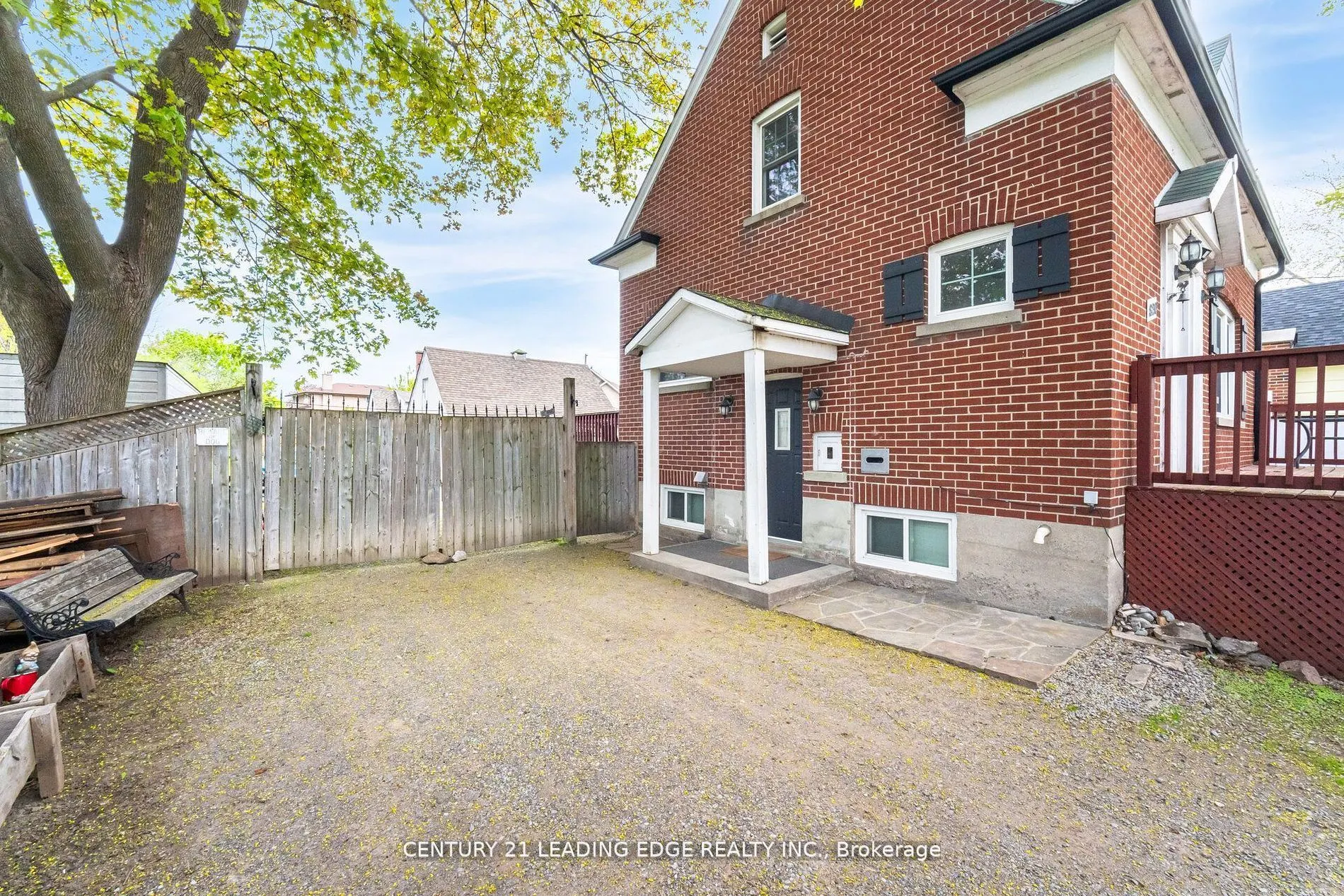 980 King Street E
