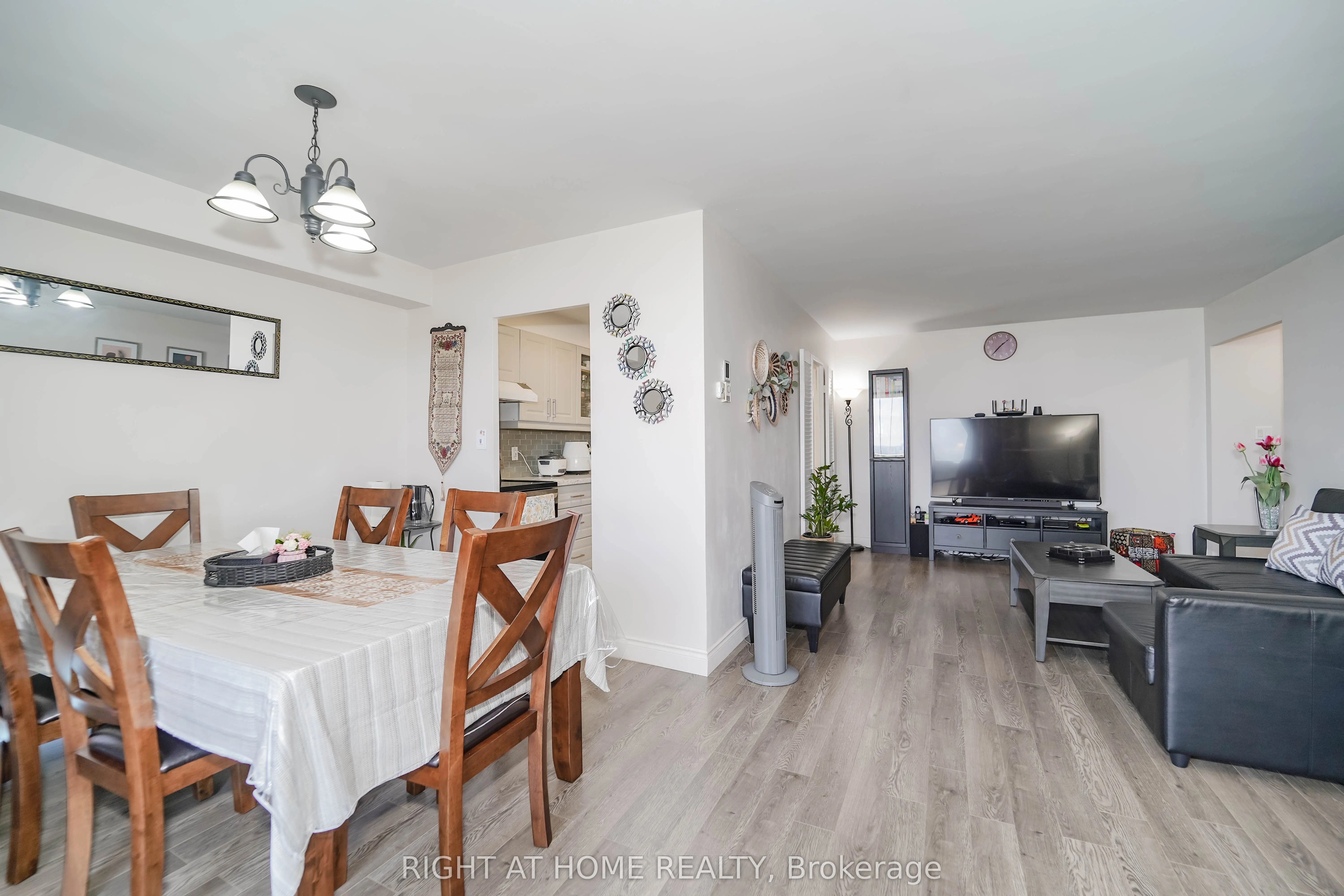 1 Massey Square, #1611