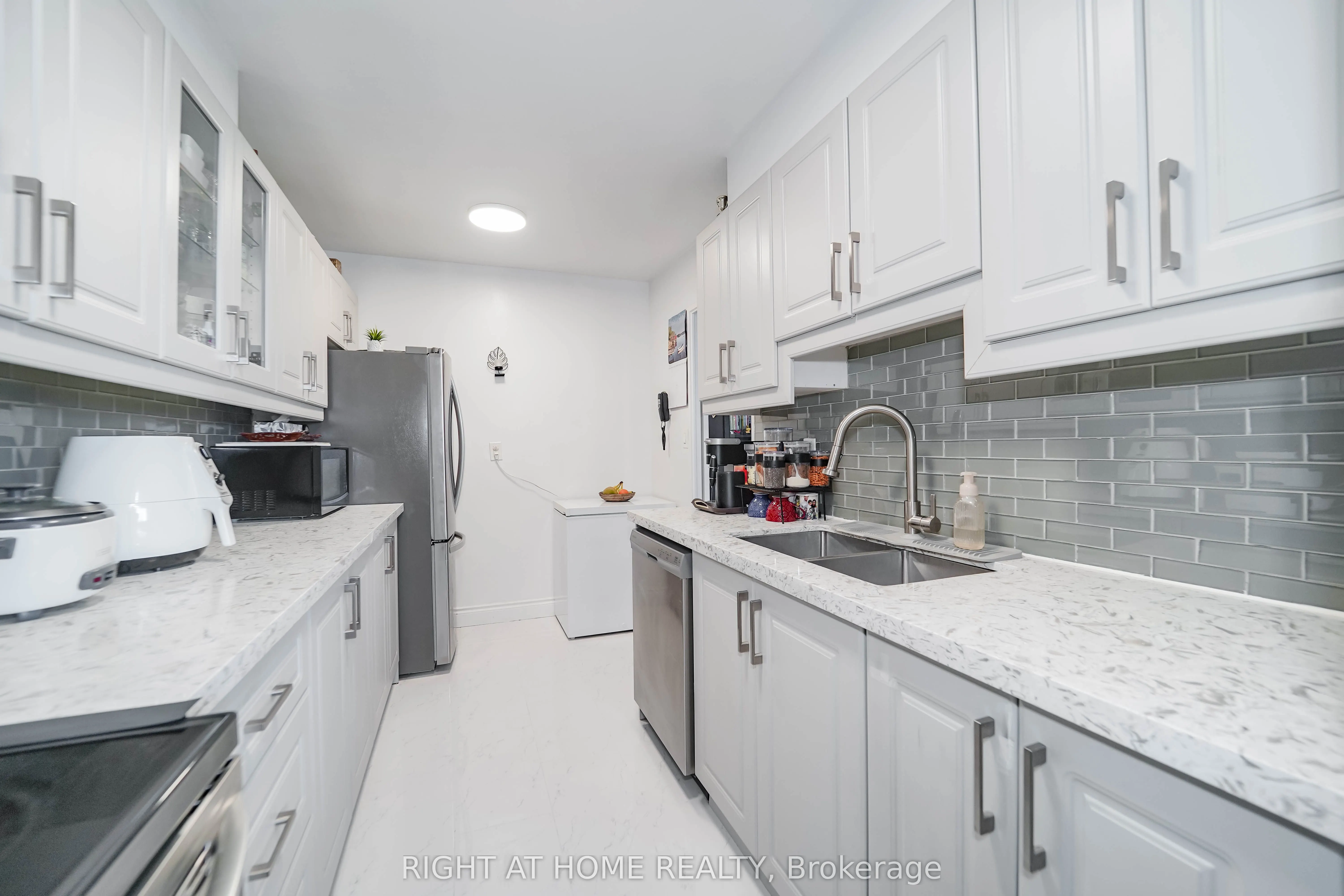 1 Massey Square, #1611