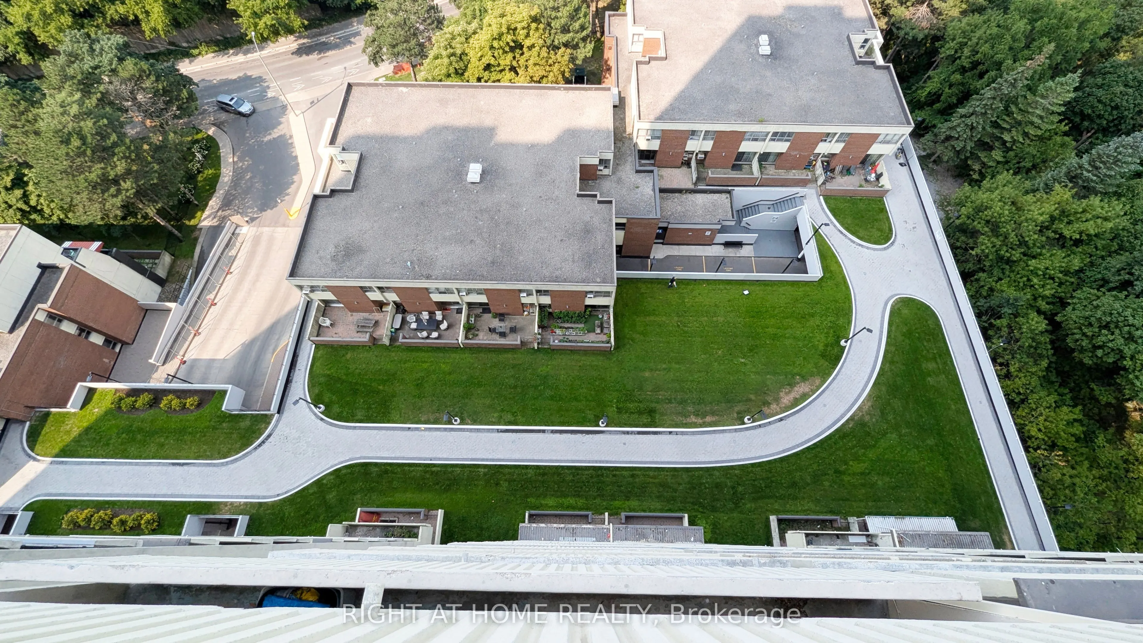1 Massey Square, #1611