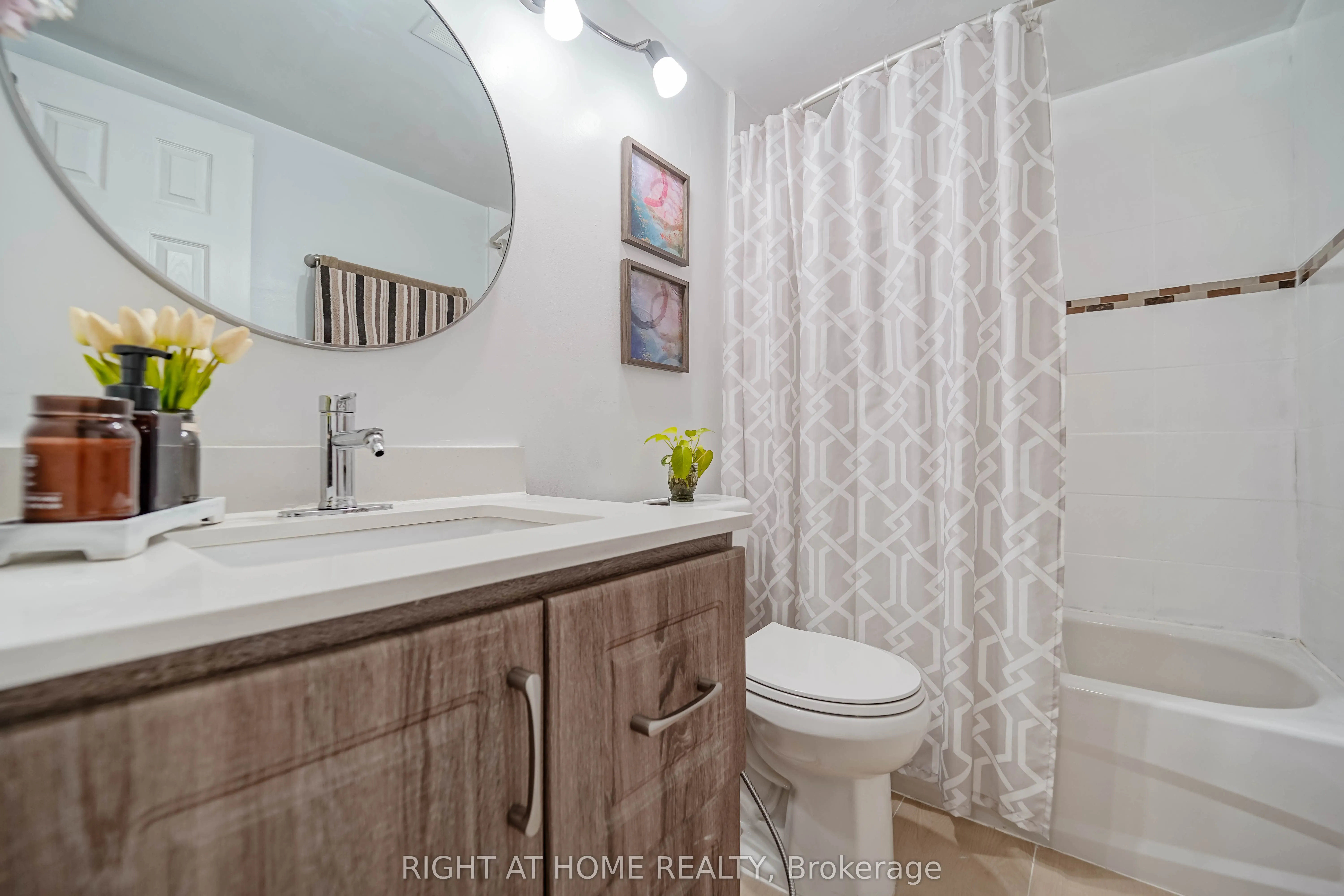 1 Massey Square, #1611