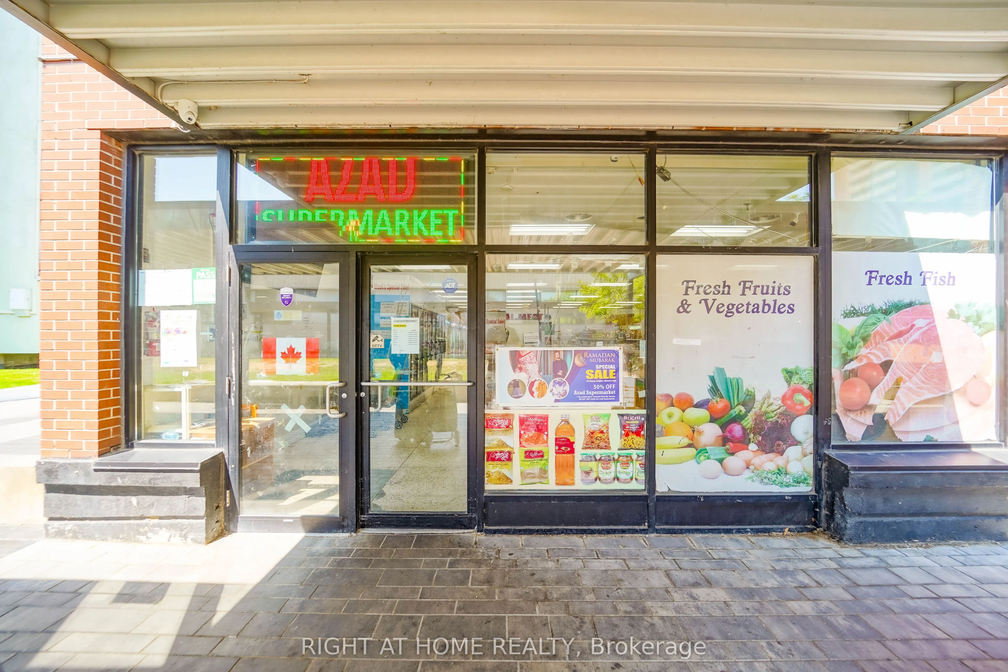 1 Massey Square, #1611