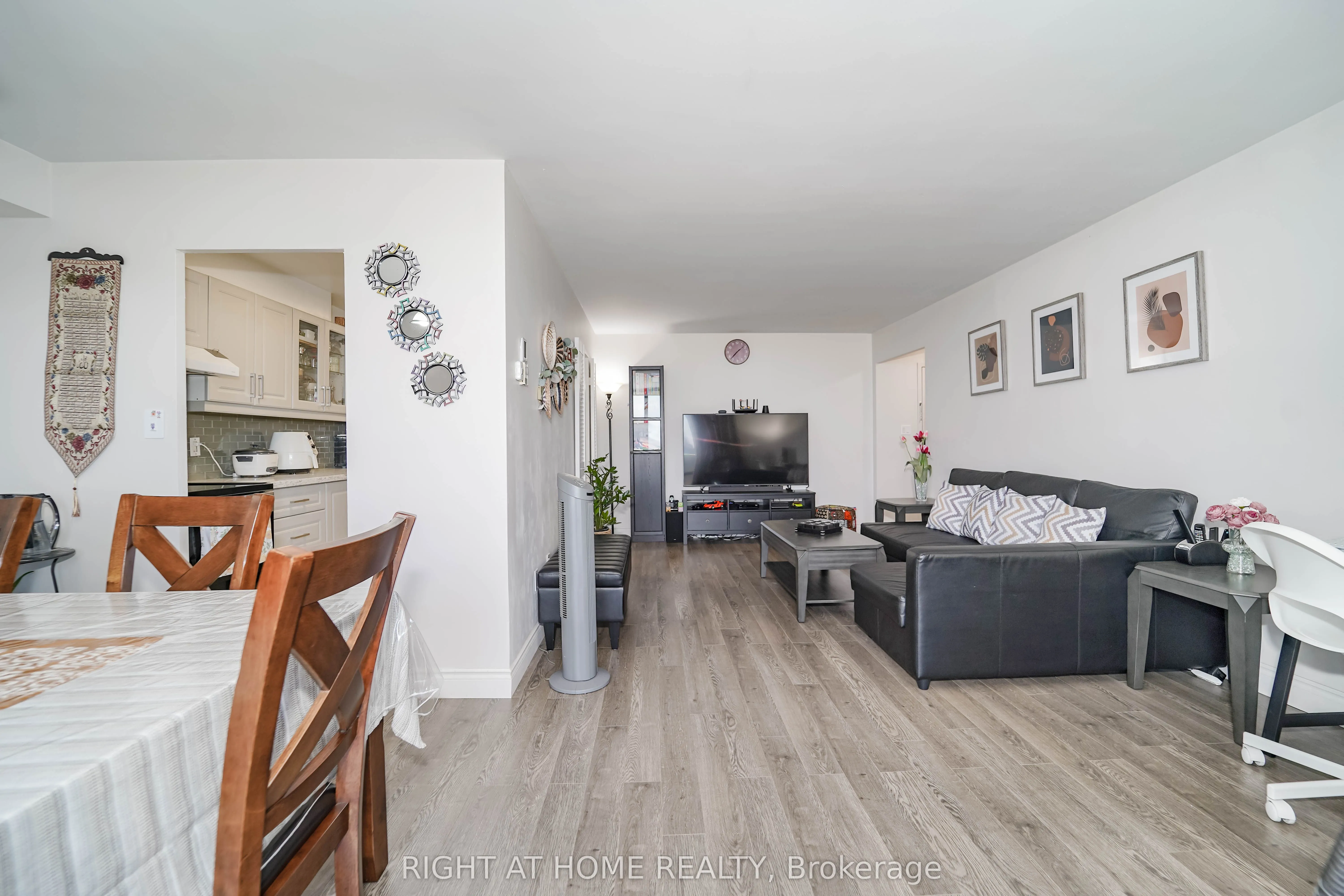 1 Massey Square, #1611