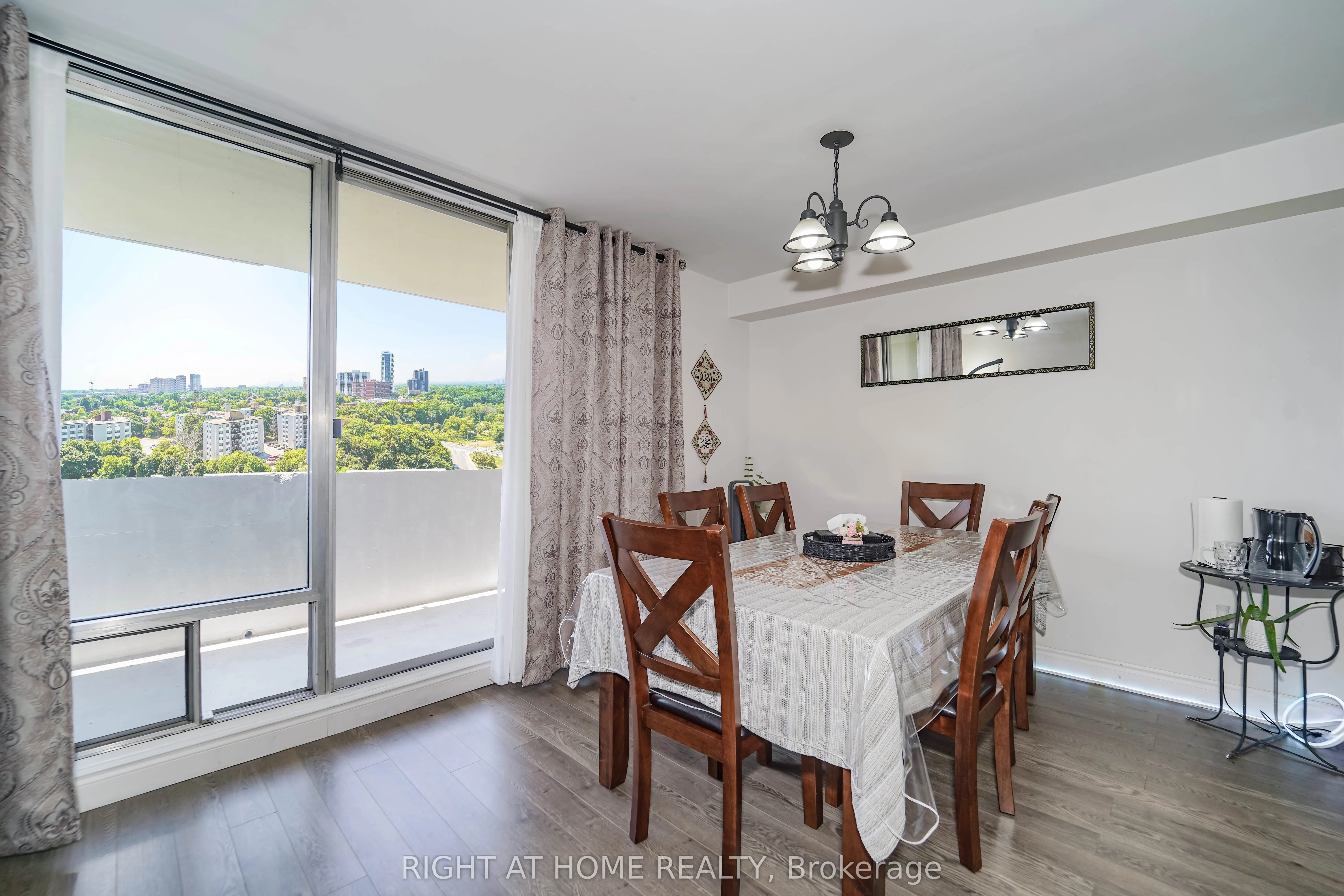 1 Massey Square, #1611
