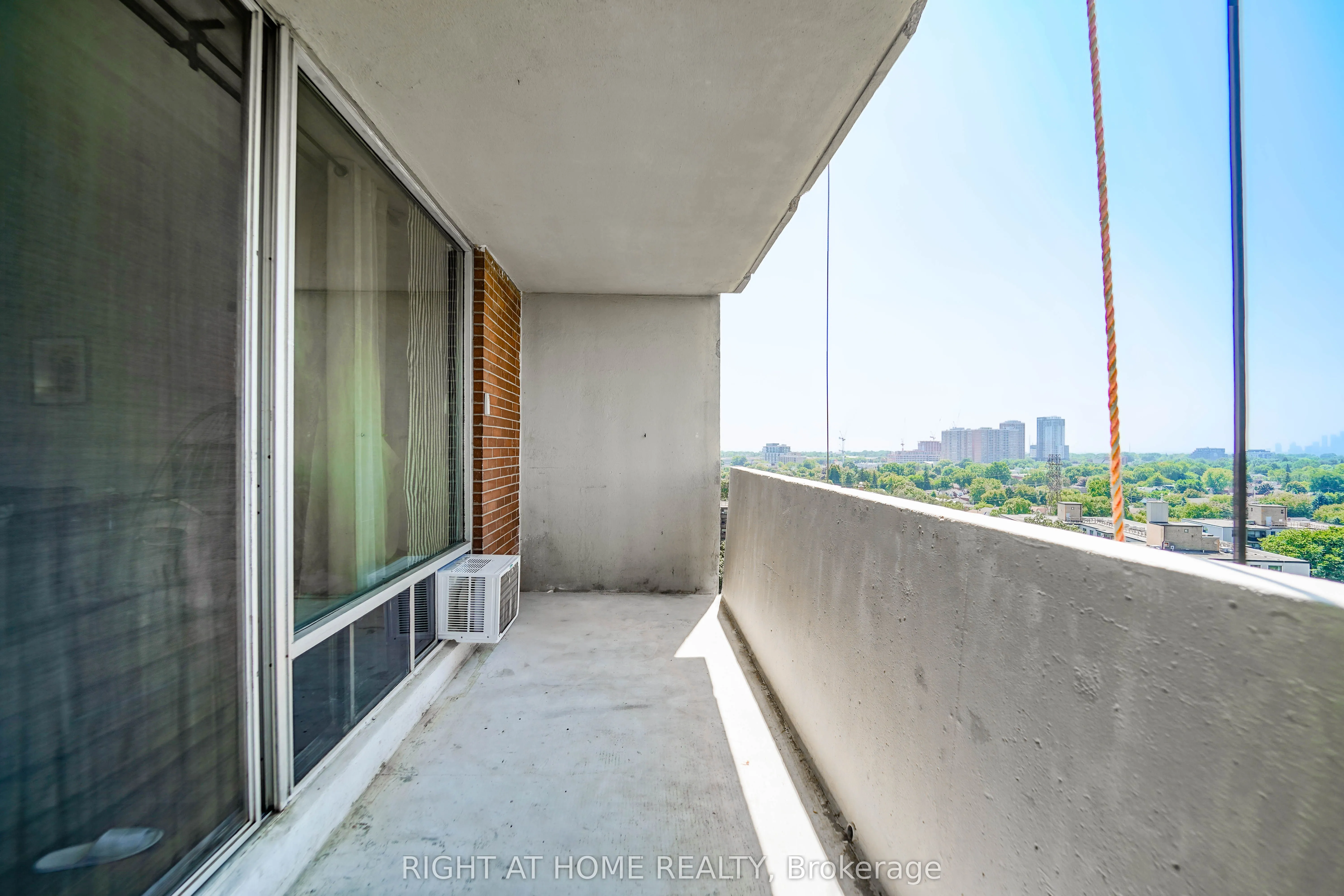 1 Massey Square, #1611