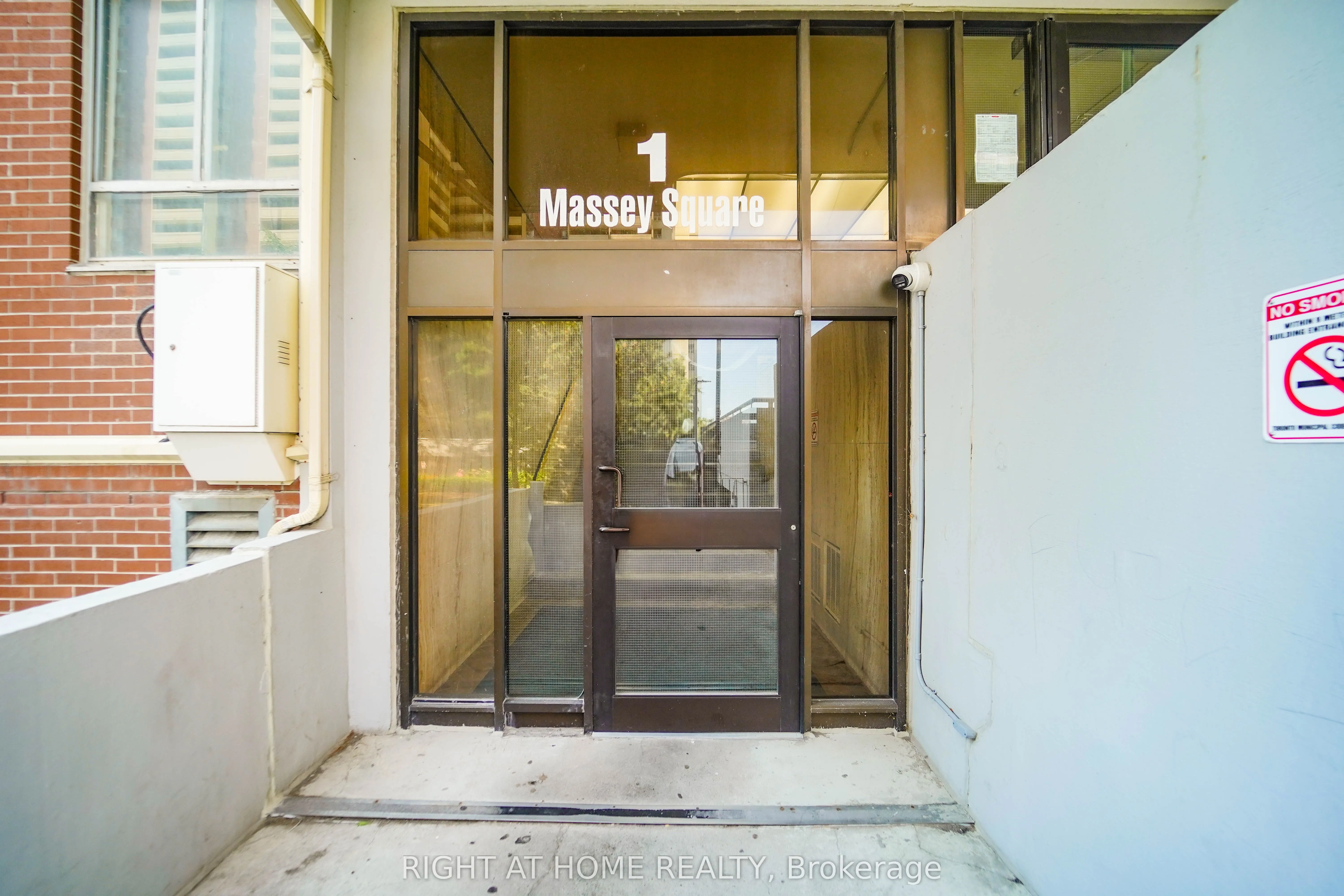 1 Massey Square, #1611