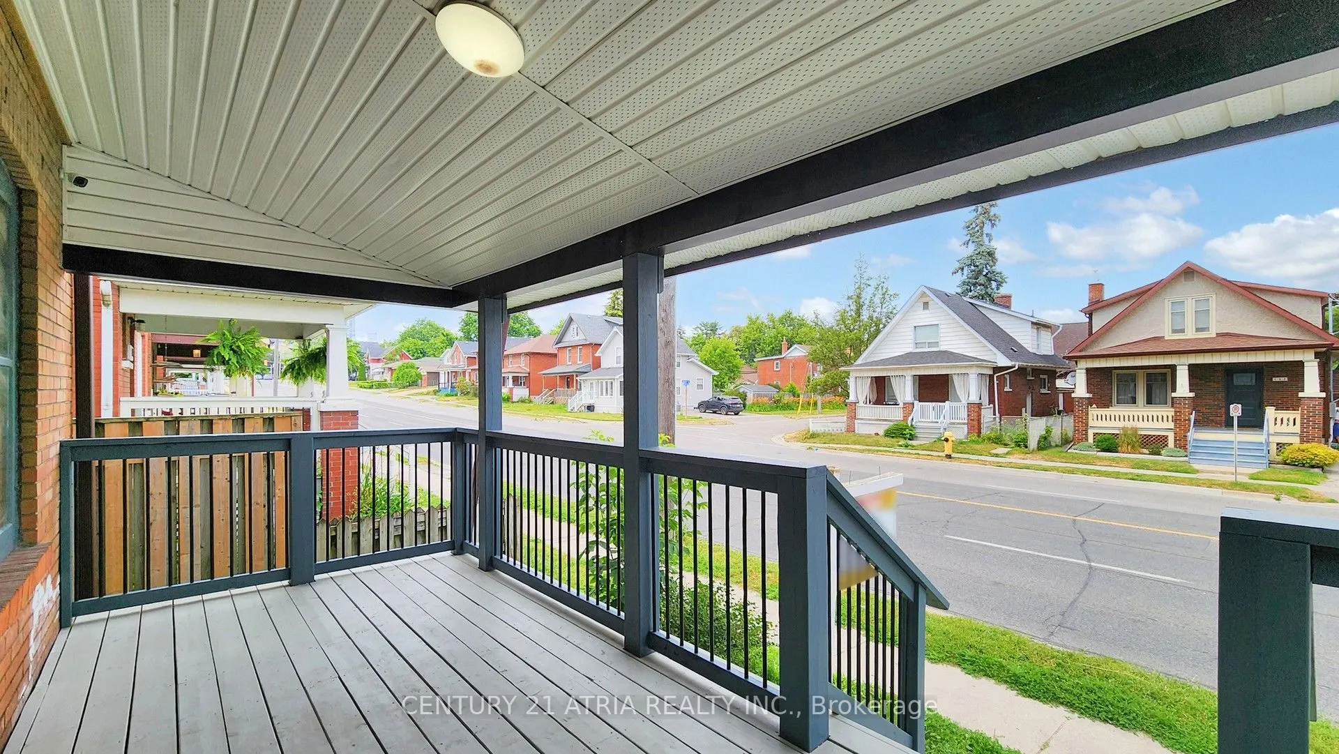 149 Adelaide Avenue E