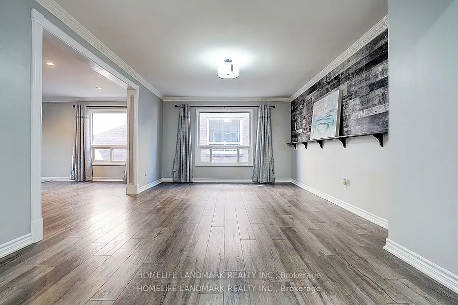 15 Saintsbury Square