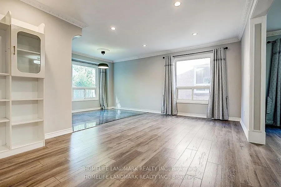 15 Saintsbury Square