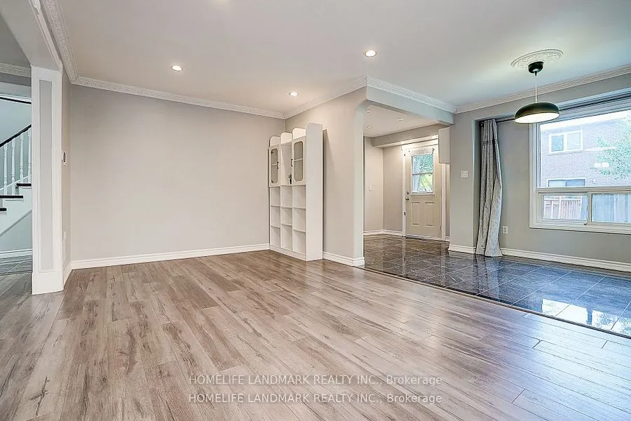15 Saintsbury Square
