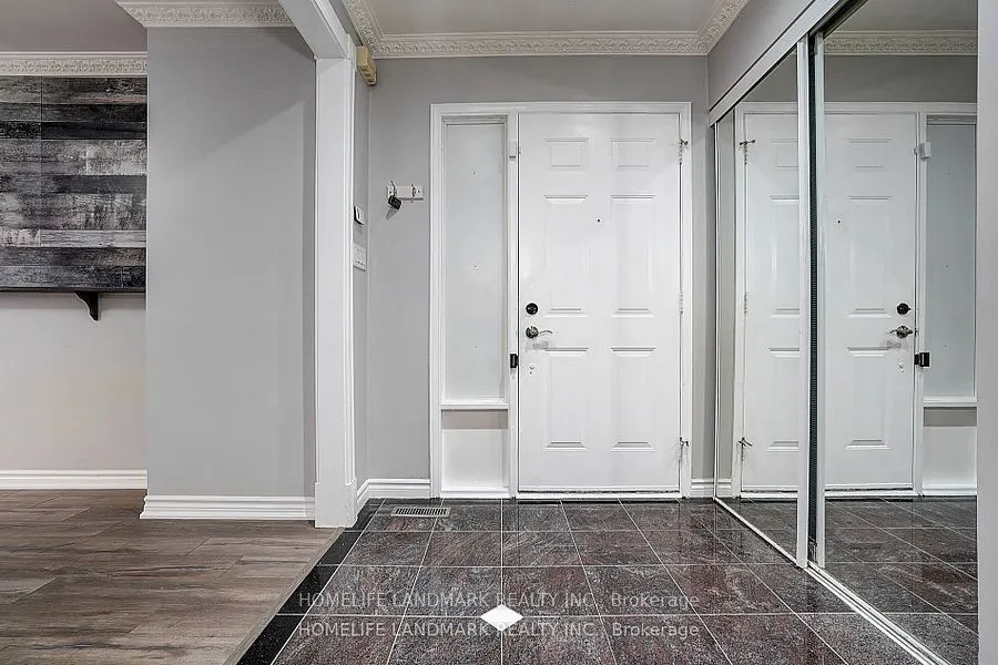 15 Saintsbury Square