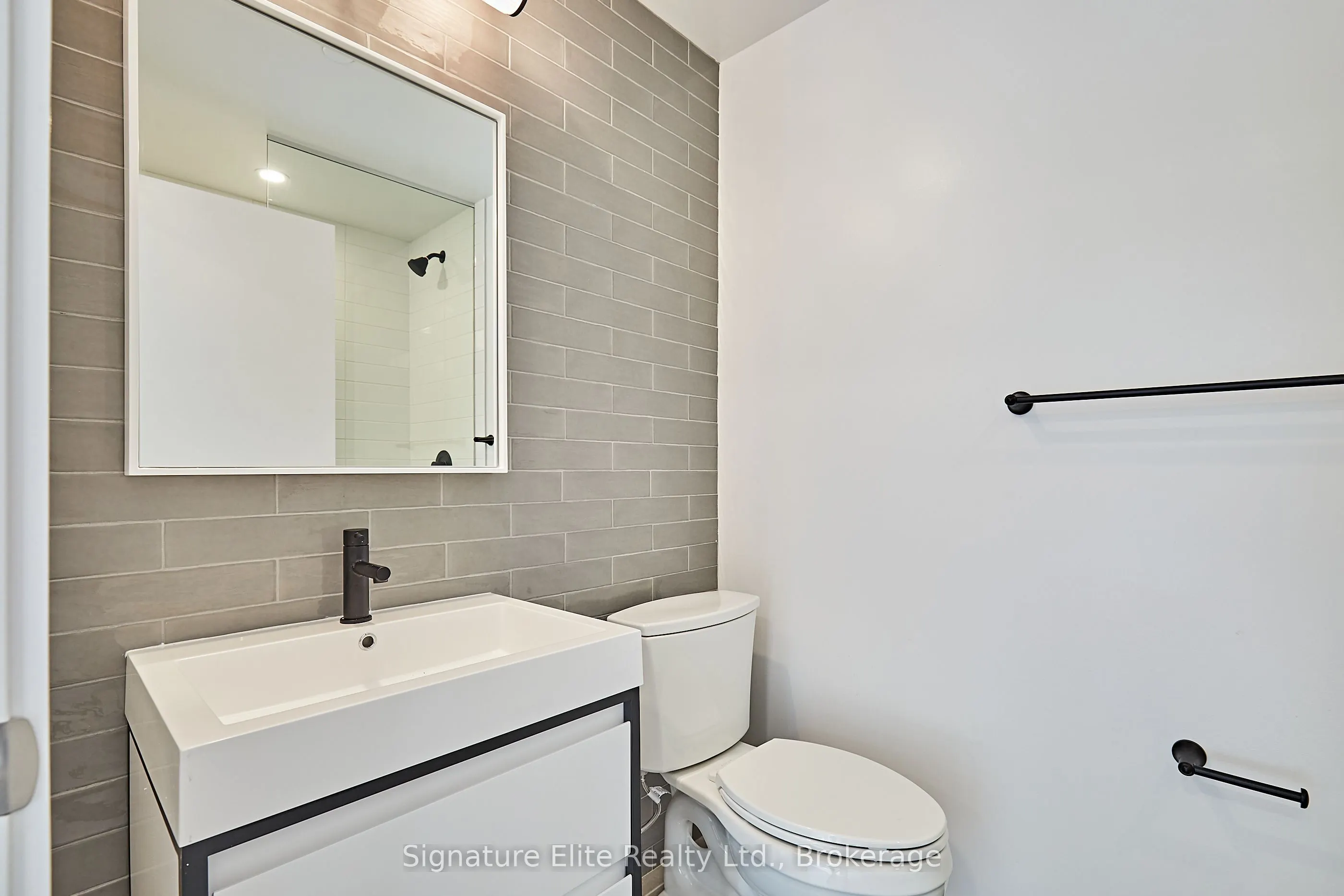109 Booth Avenue, #3