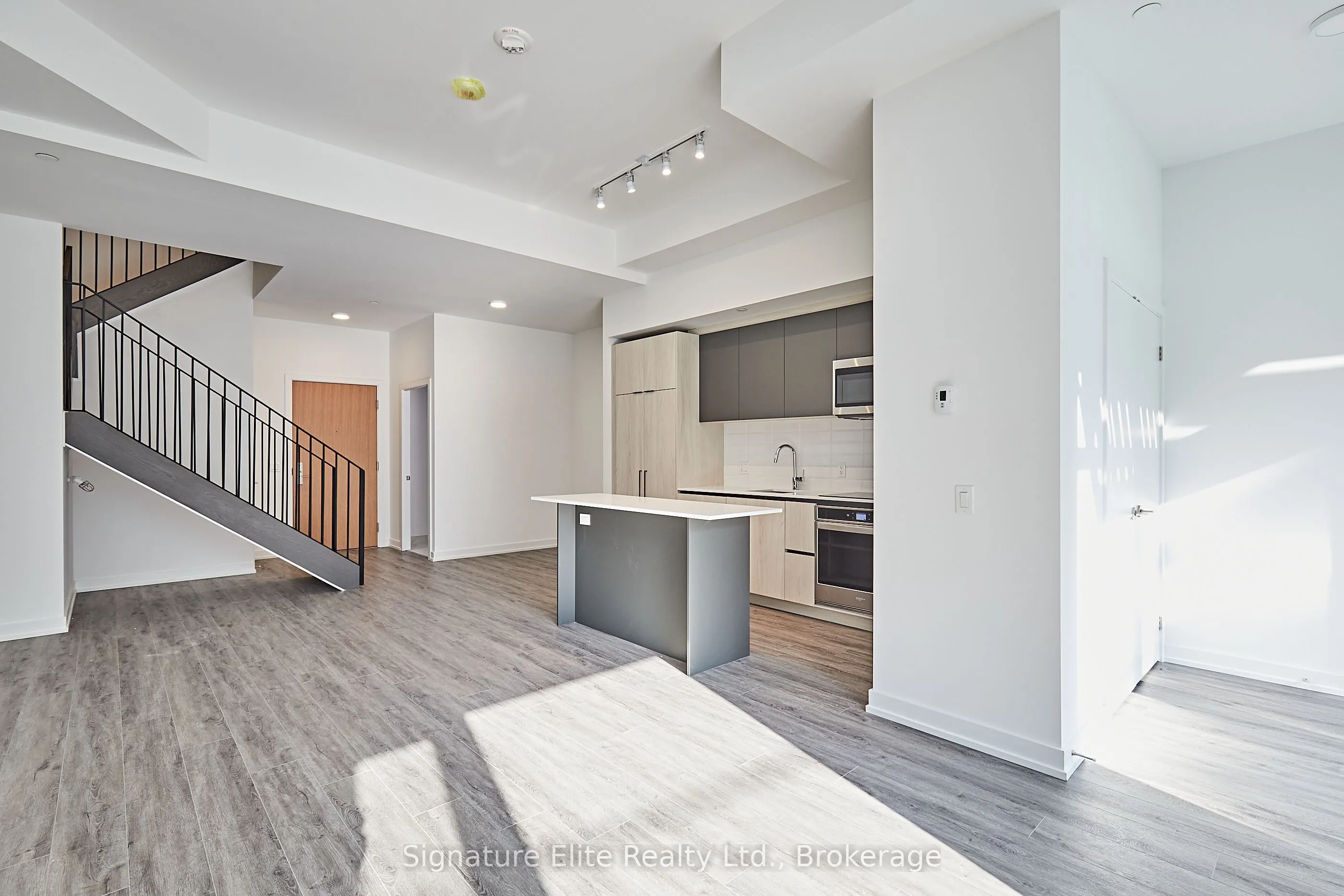 109 Booth Avenue, #3