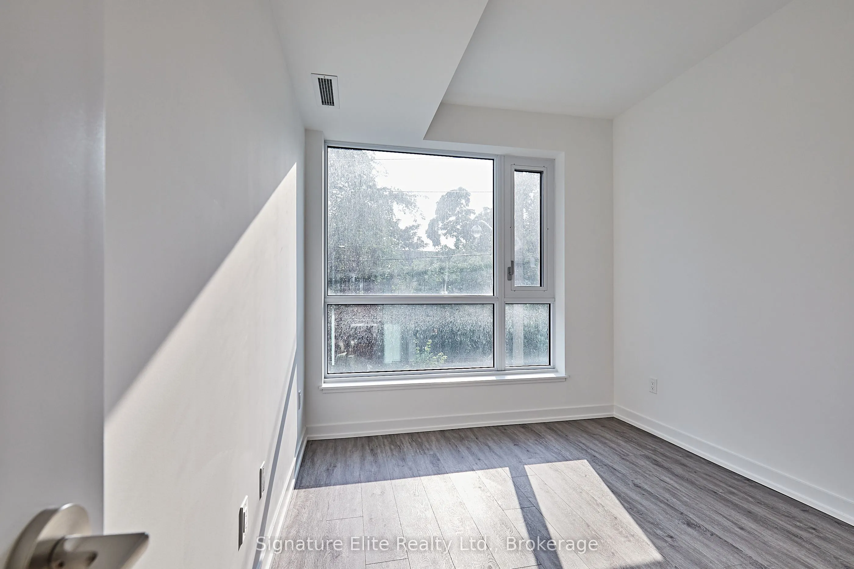 109 Booth Avenue, #3