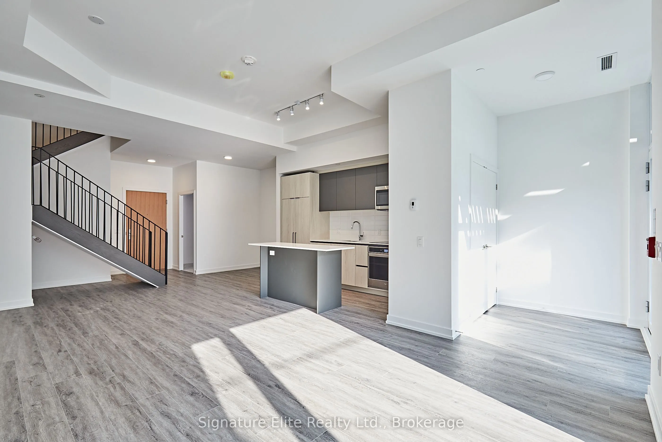 109 Booth Avenue, #3