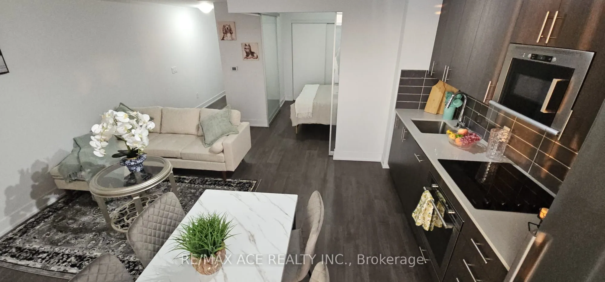 2550 Simcoe Street N, #1402
