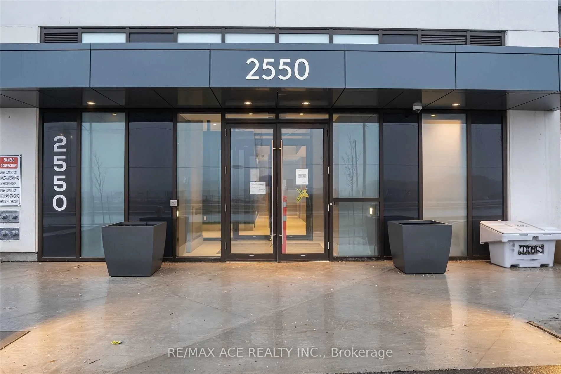 2550 Simcoe Street N, #1402