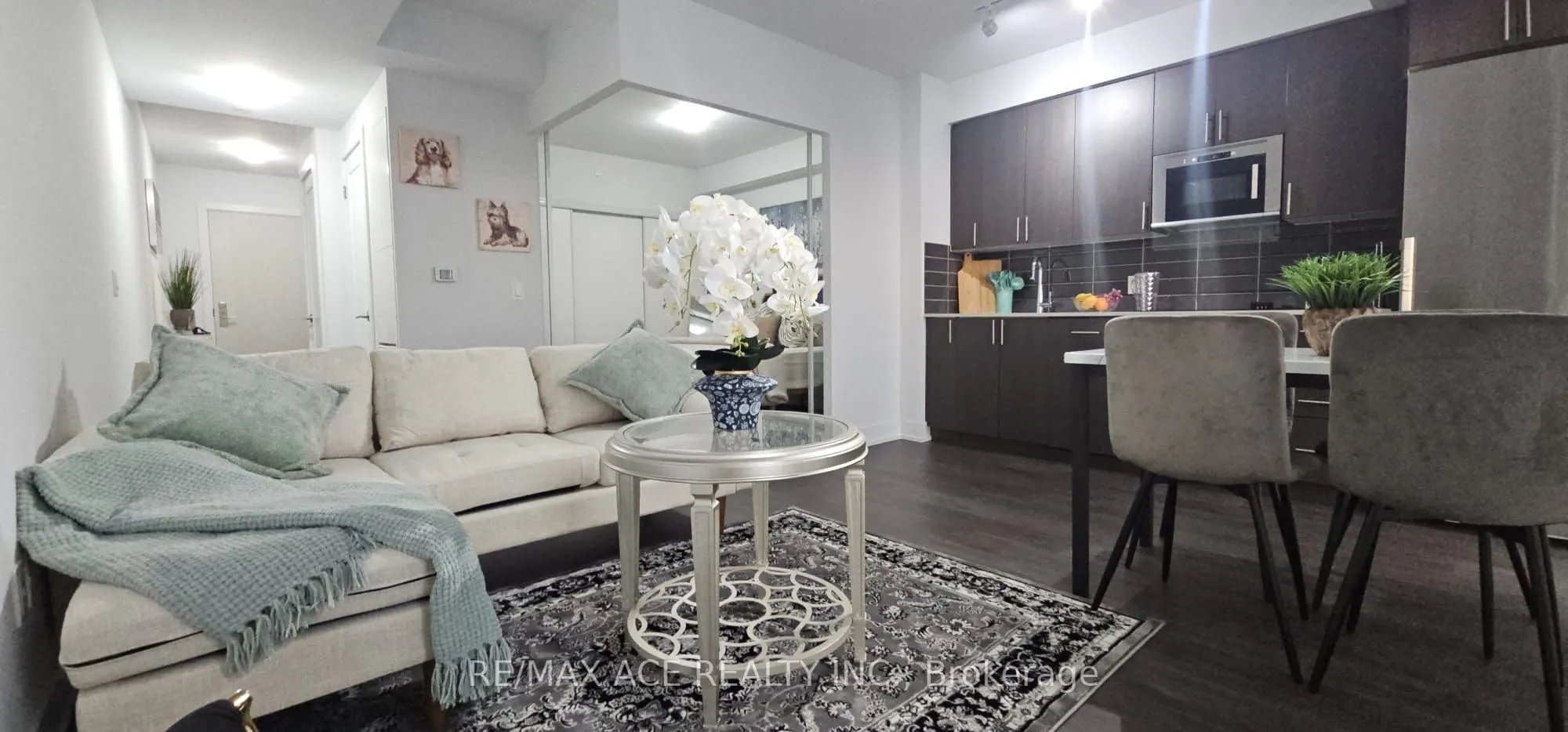 2550 Simcoe Street N, #1402