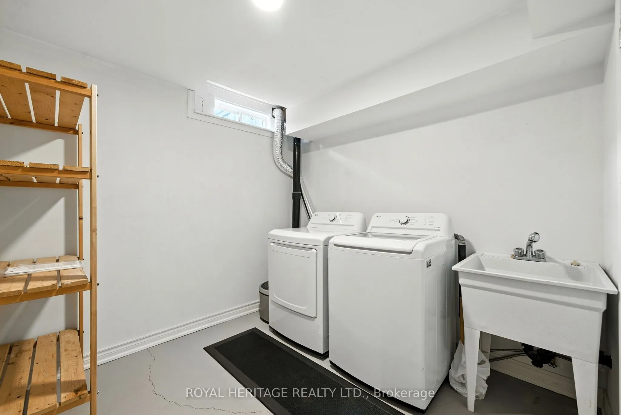 159 Carnwith Drive E