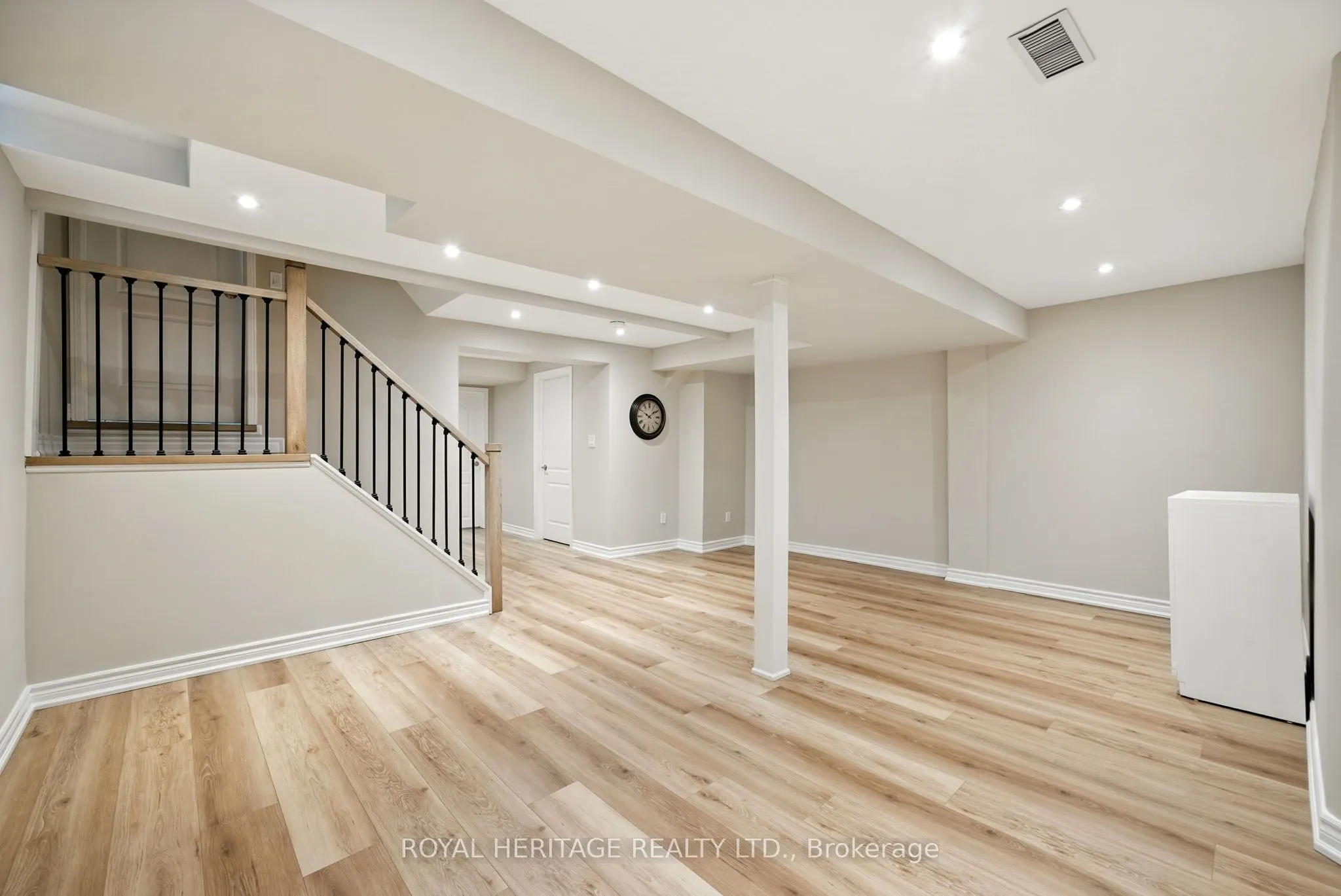 159 Carnwith Drive E