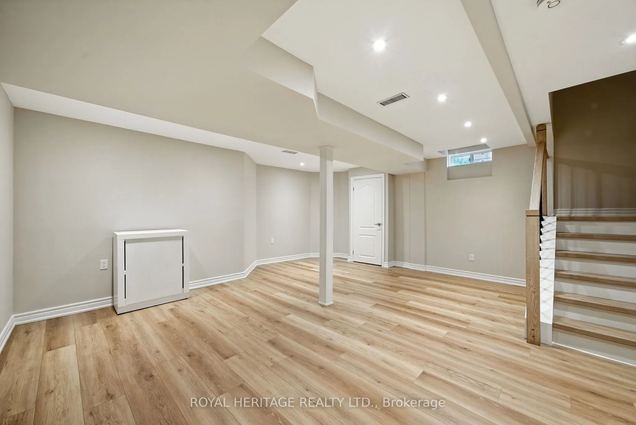 159 Carnwith Drive E