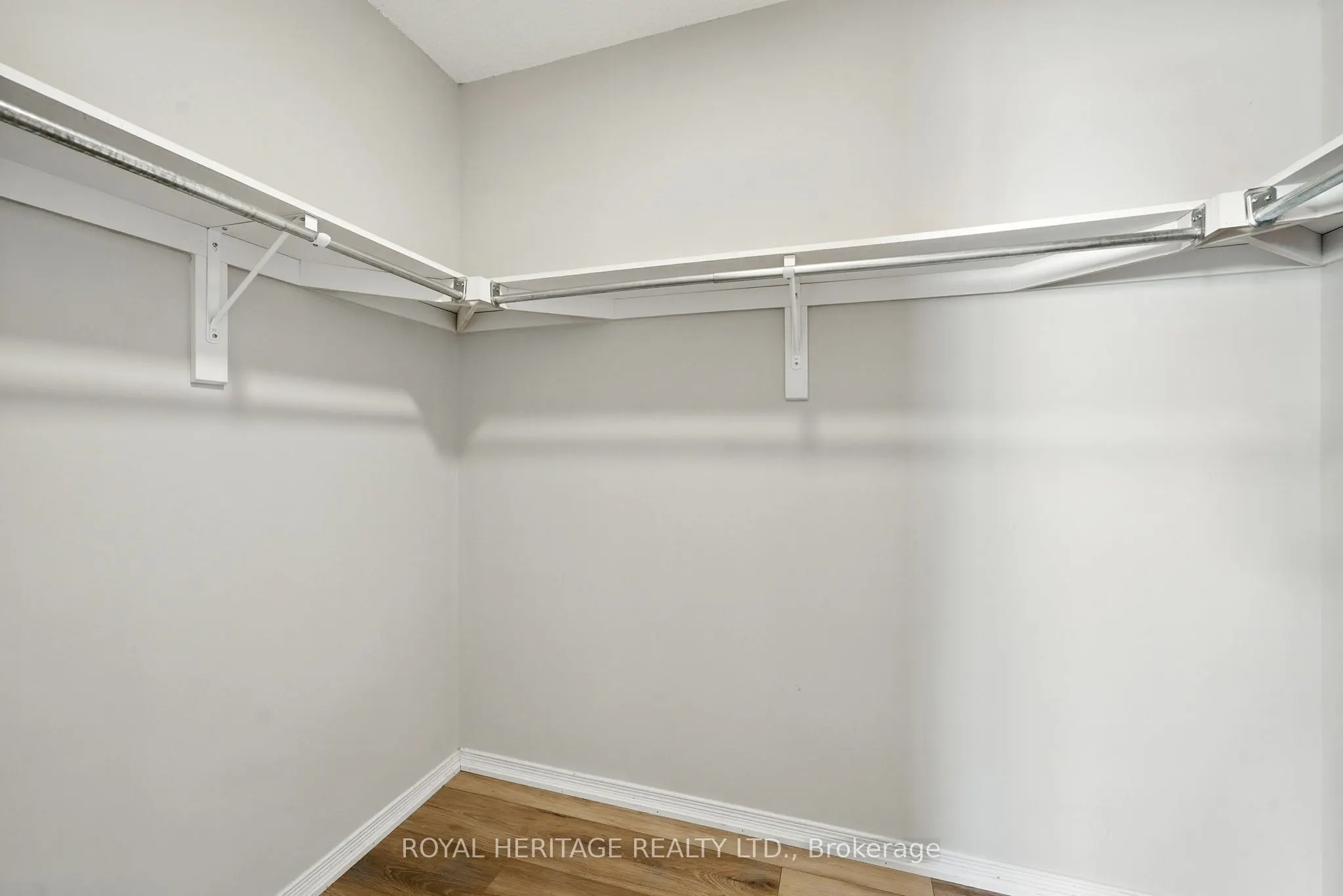 159 Carnwith Drive E