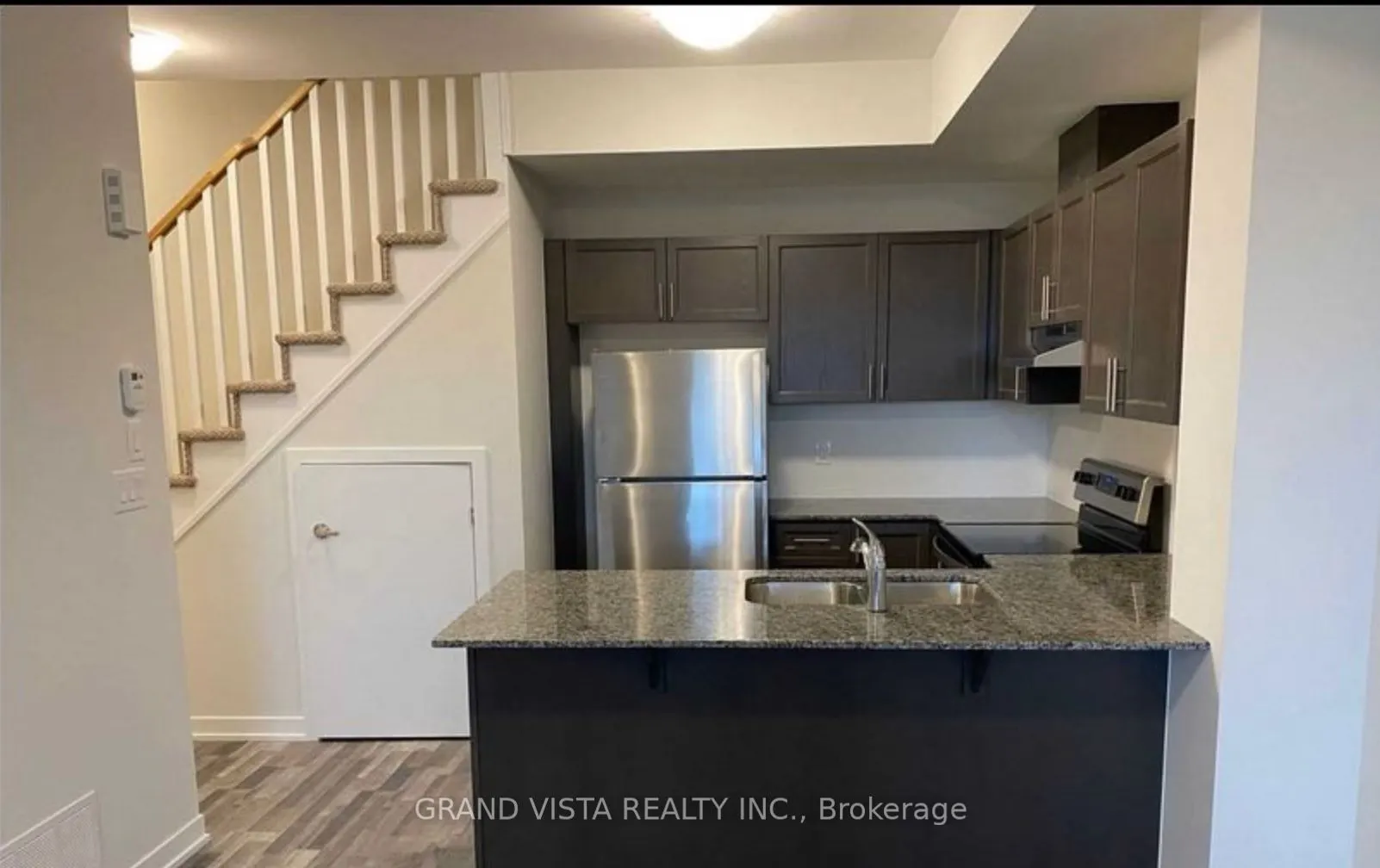 1460 Whites Road N, #109