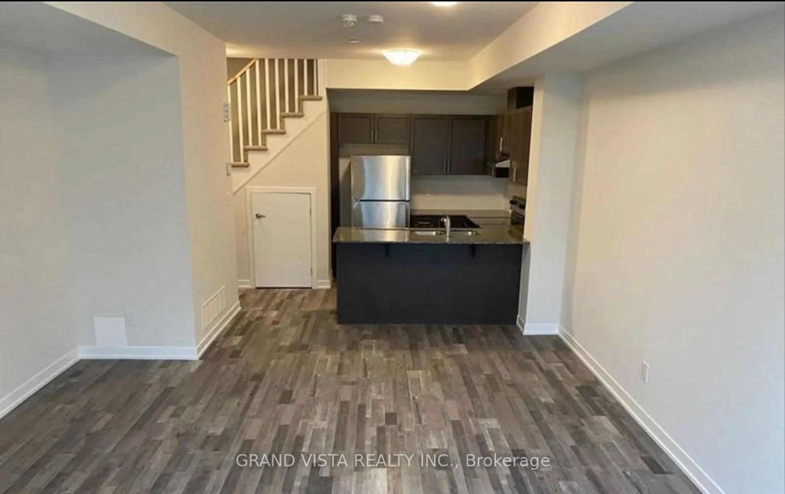 1460 Whites Road N, #109