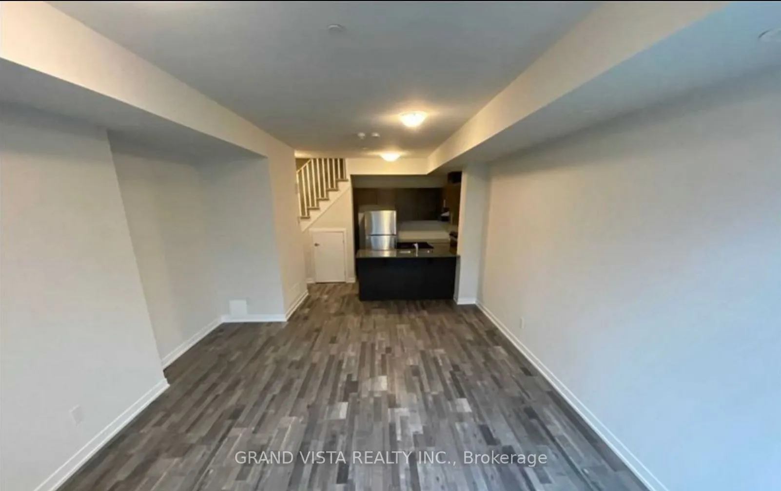1460 Whites Road N, #109