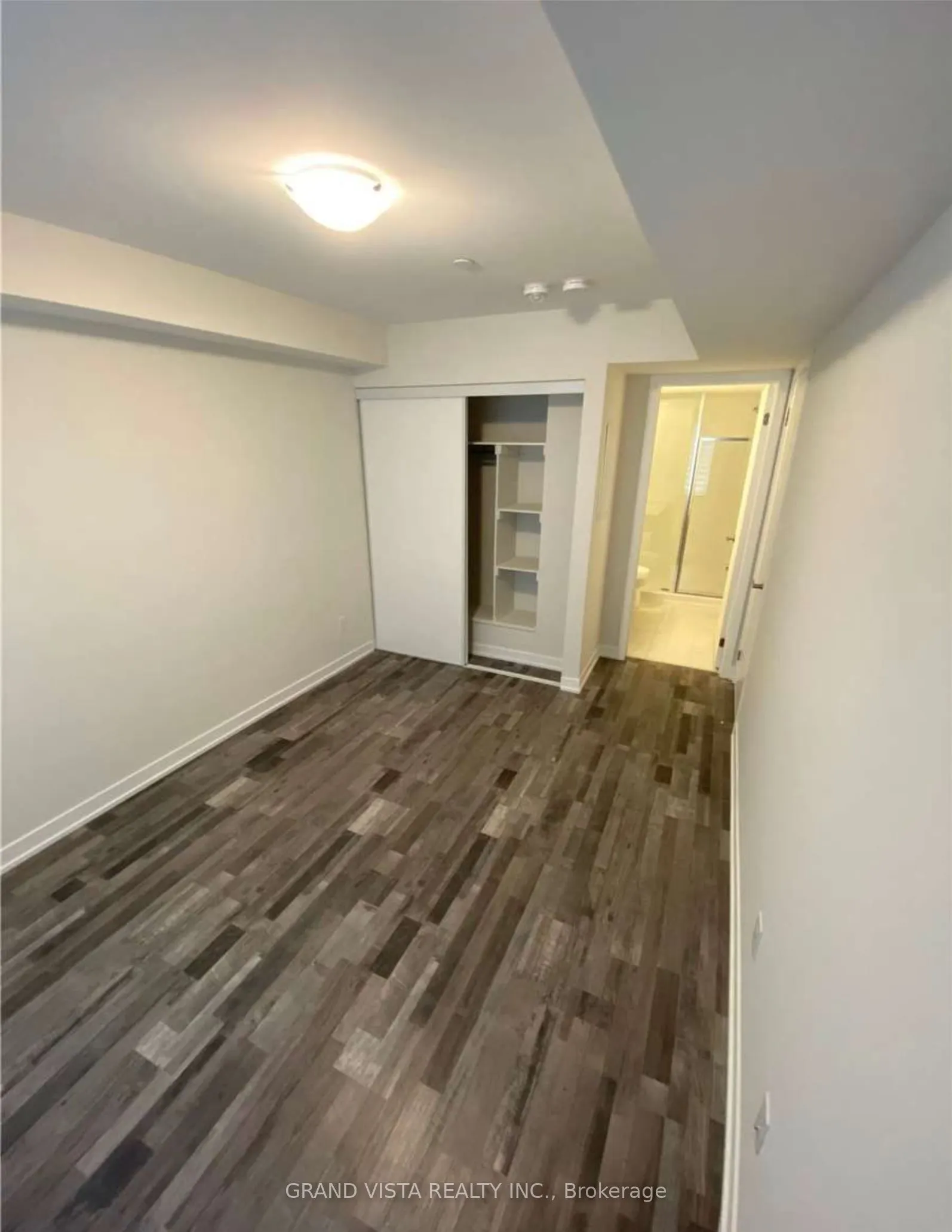 1460 Whites Road N, #109