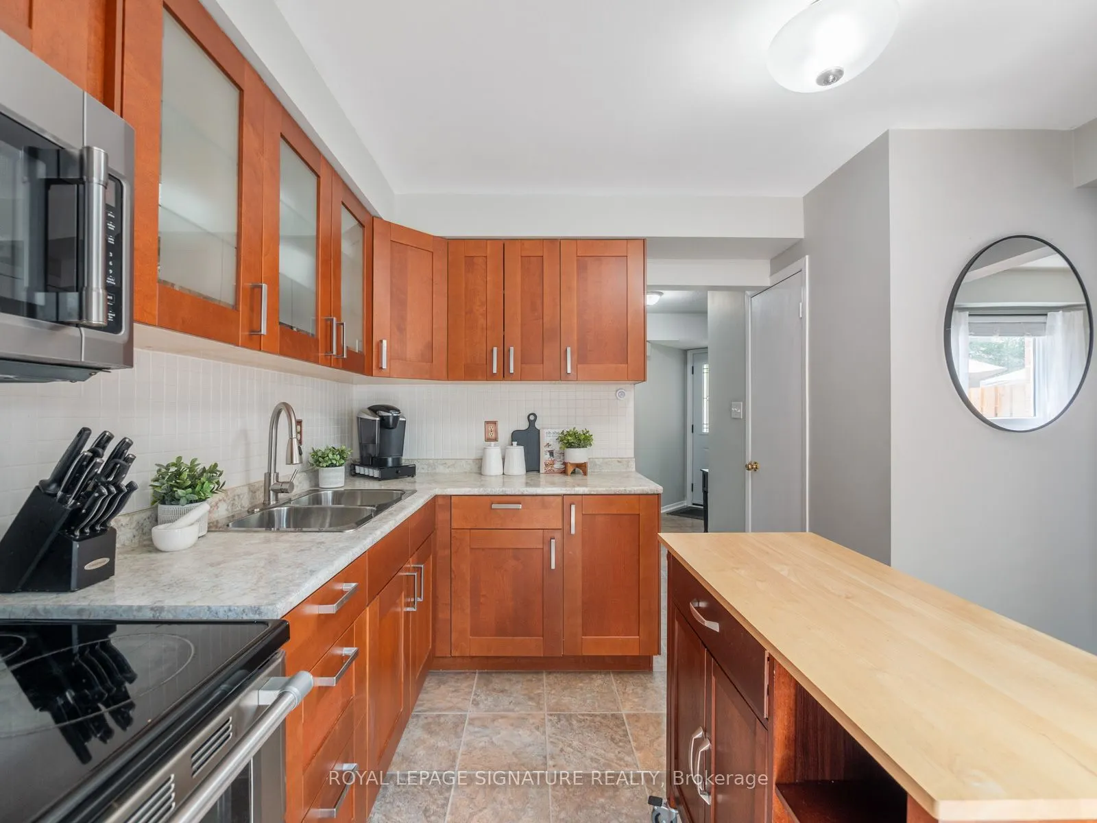 13 Hillhurst Crescent