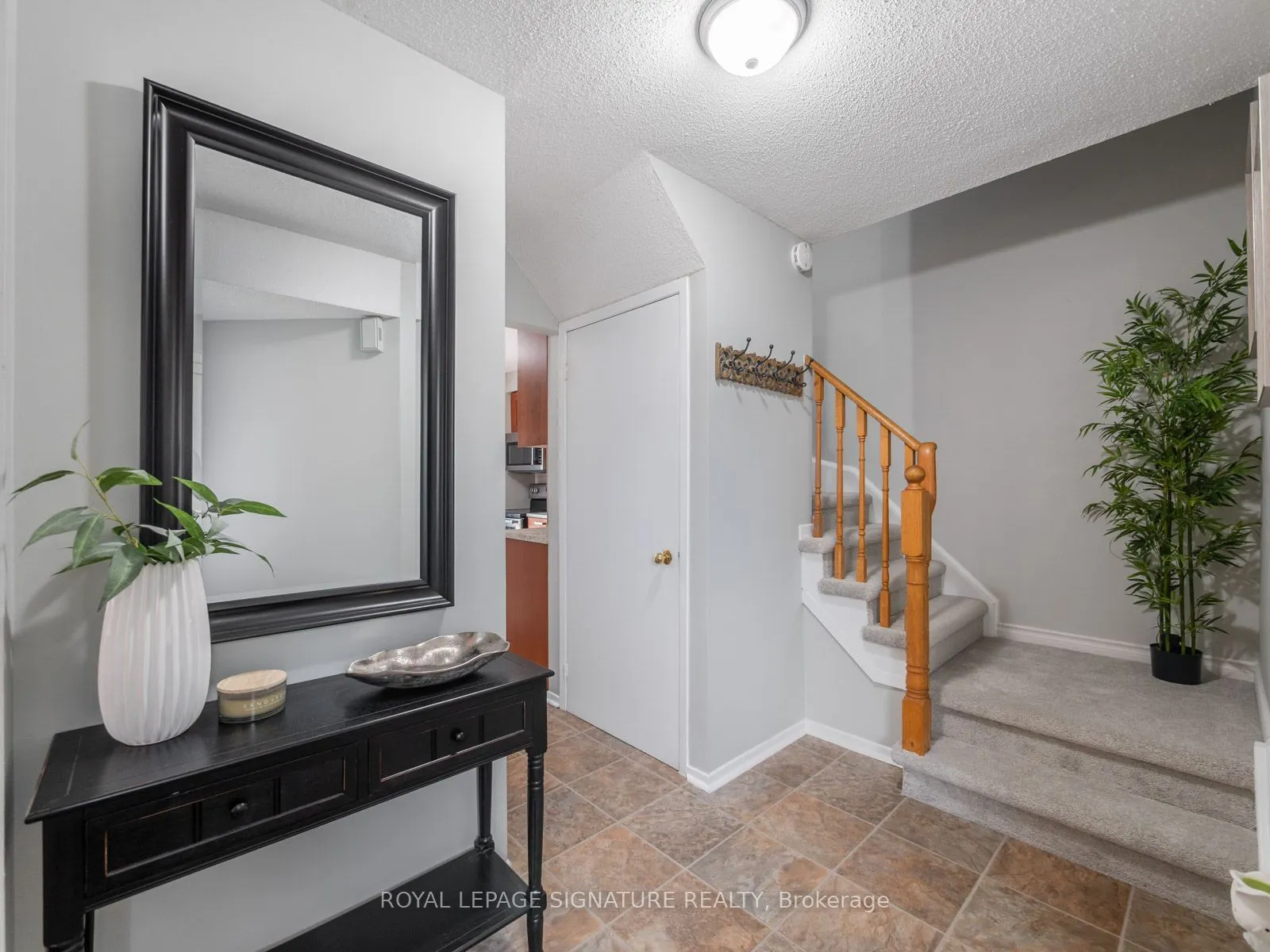 13 Hillhurst Crescent
