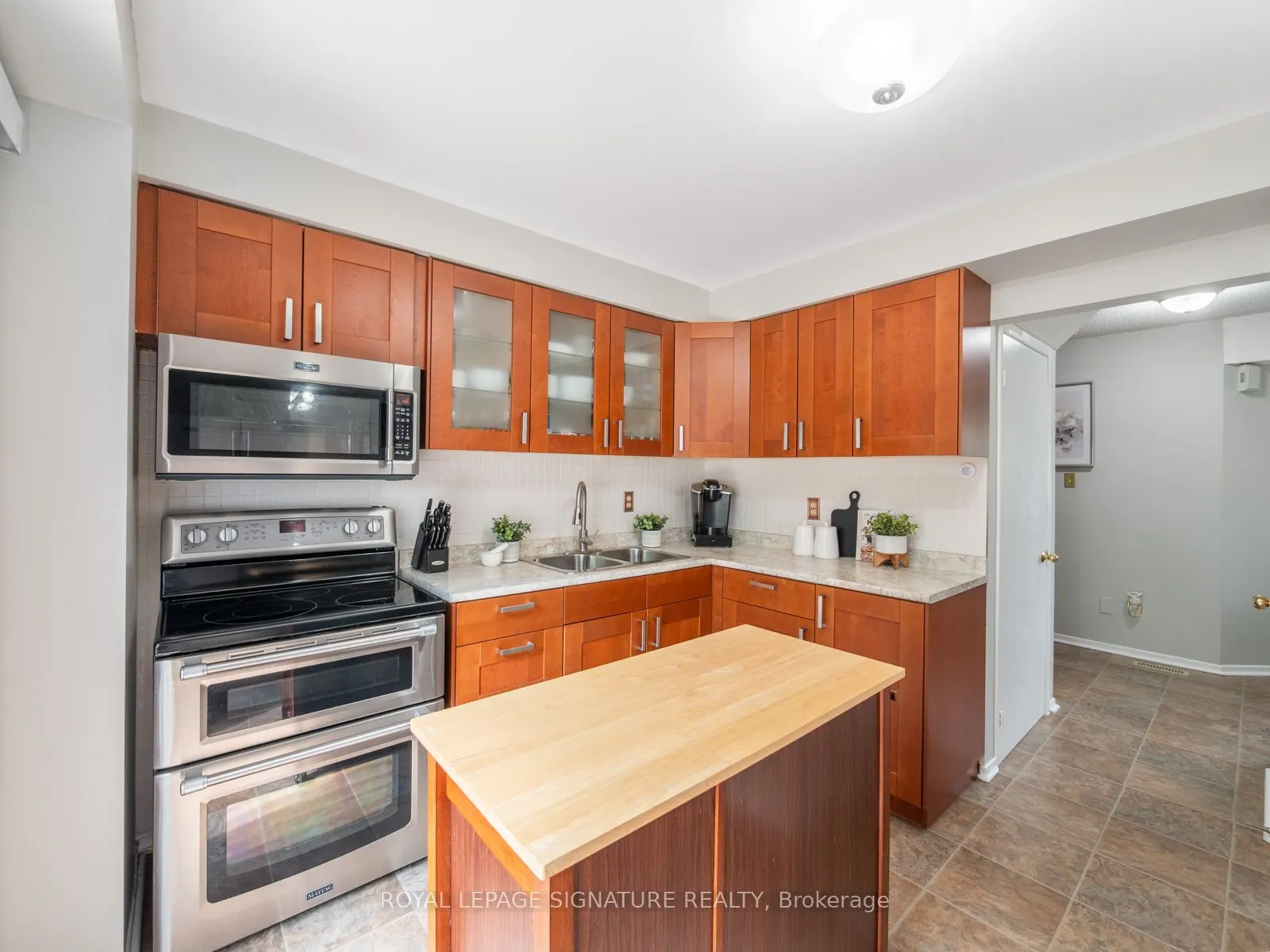 13 Hillhurst Crescent