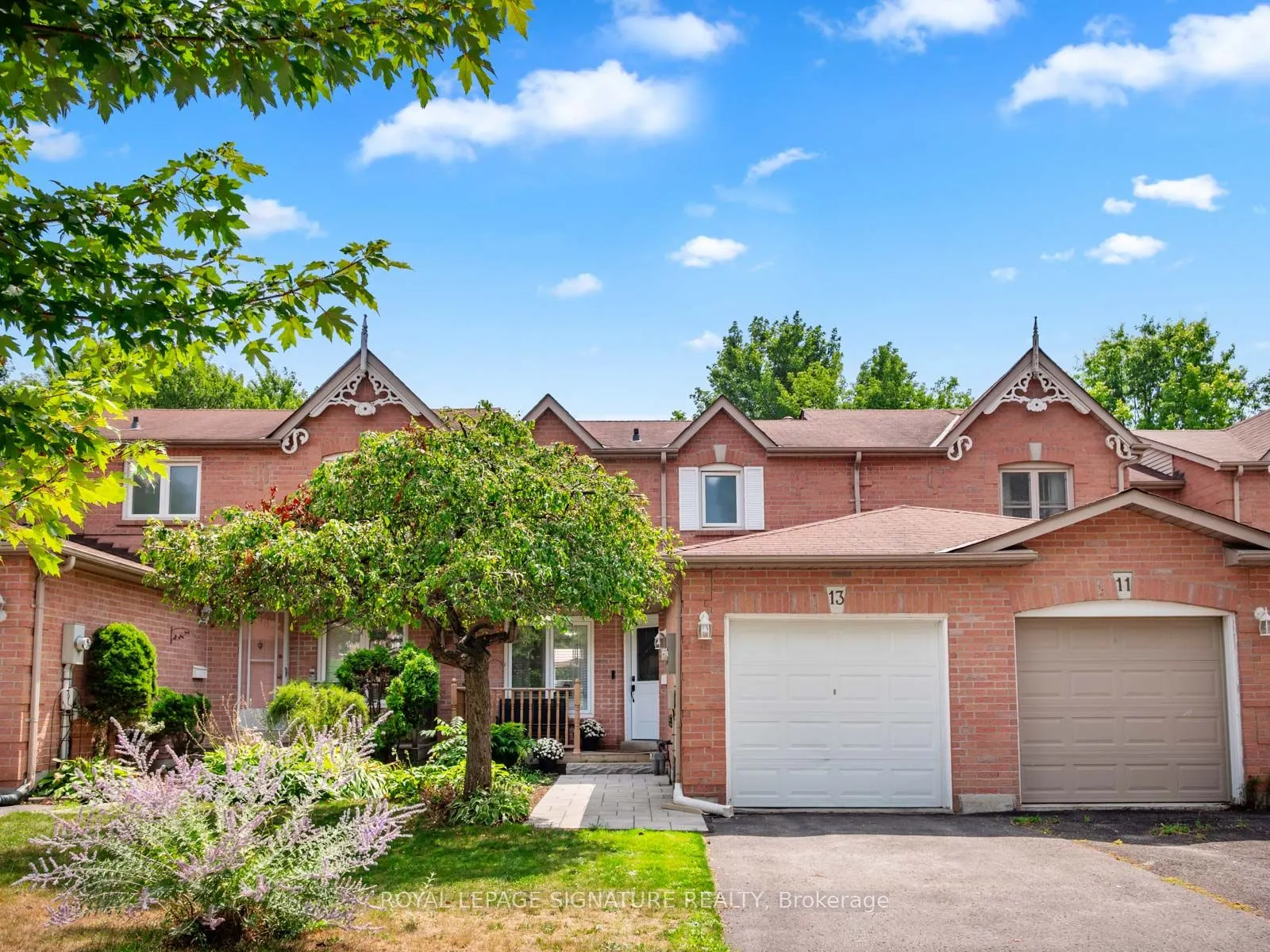 13 Hillhurst Crescent