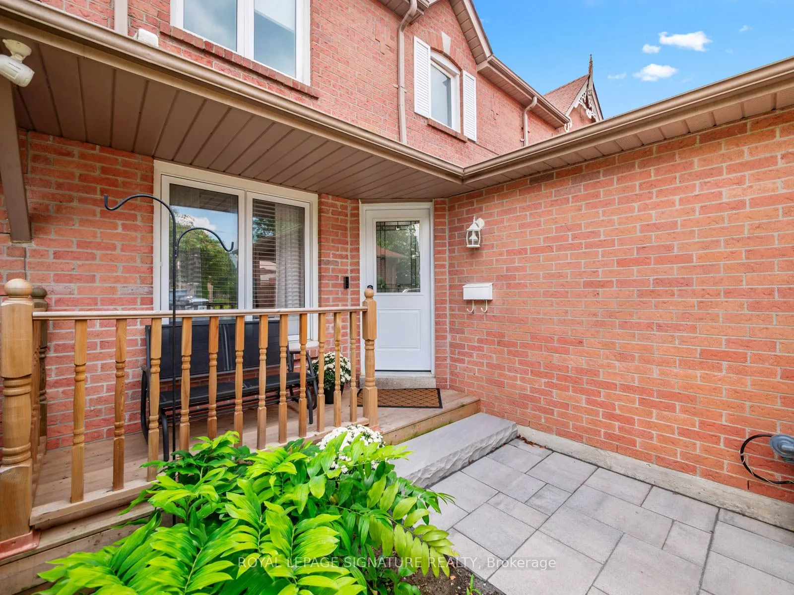 13 Hillhurst Crescent