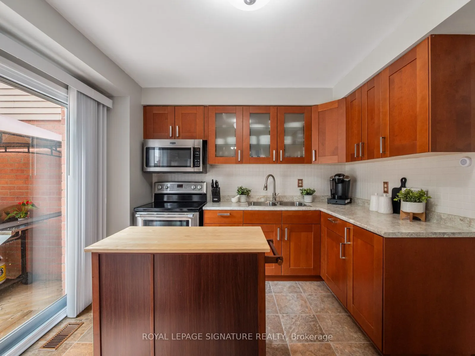 13 Hillhurst Crescent