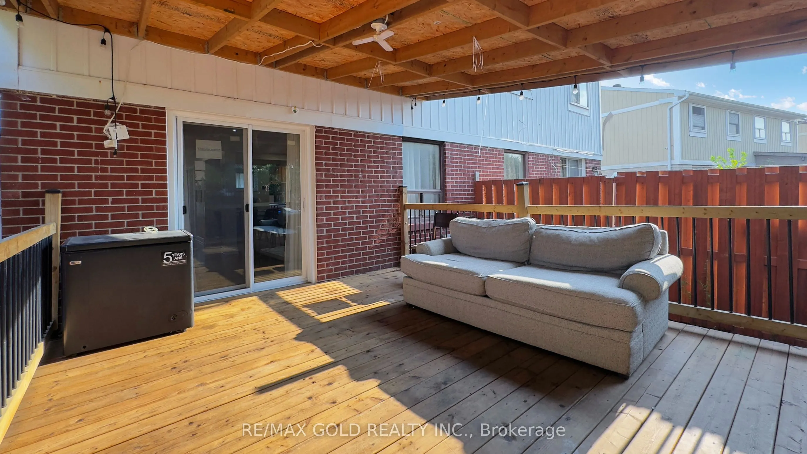 42 Murison Boulevard