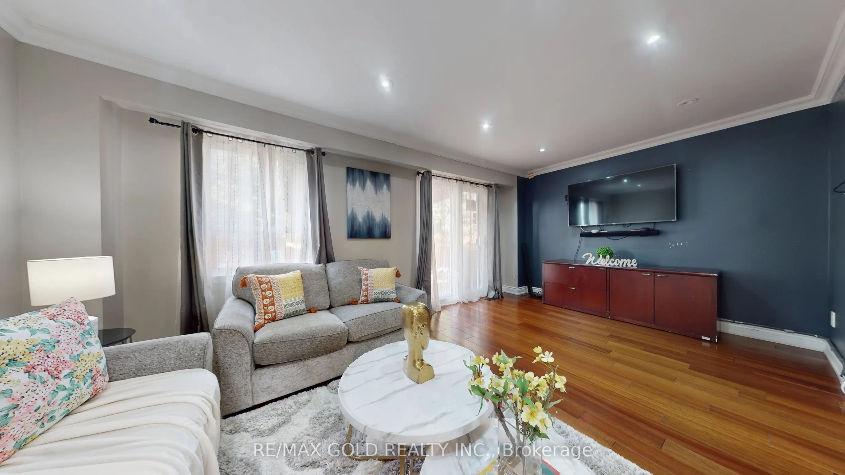 42 Murison Boulevard