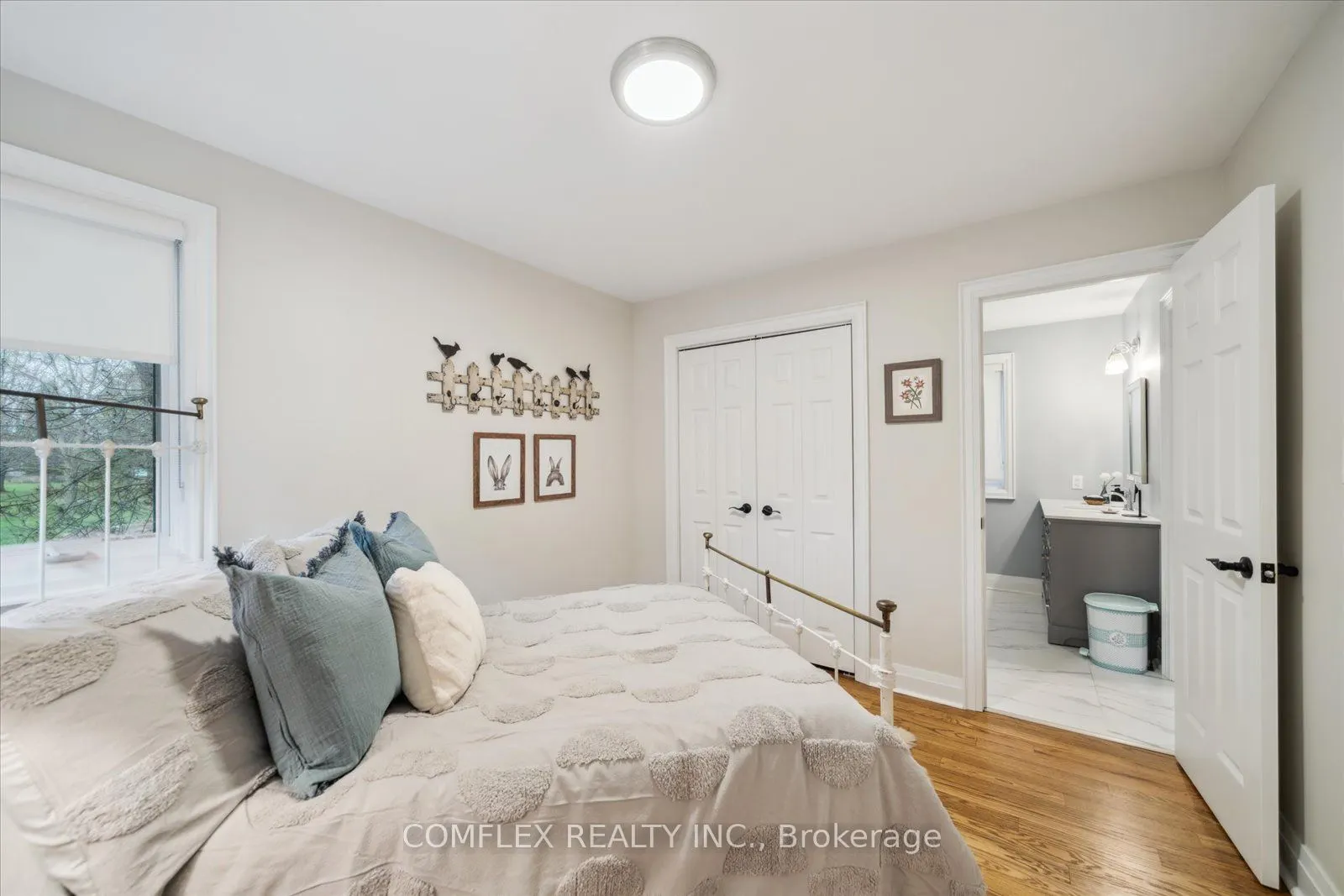 2 TAUNUS Court