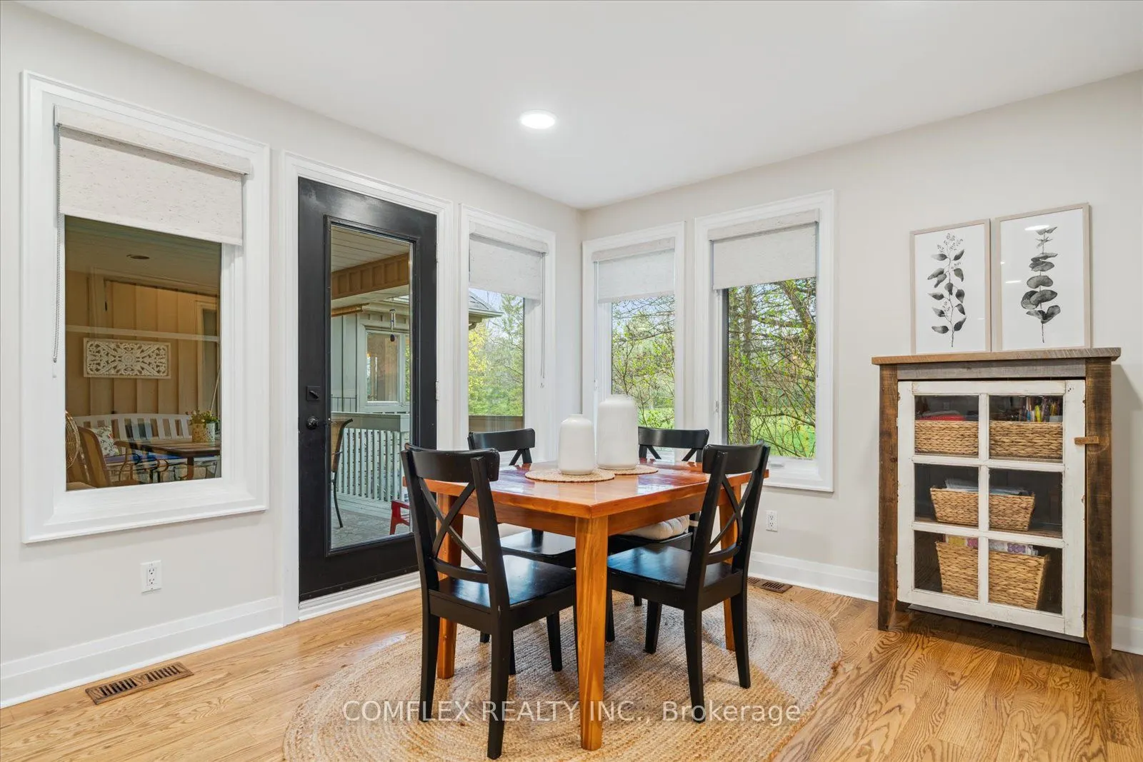2 TAUNUS Court