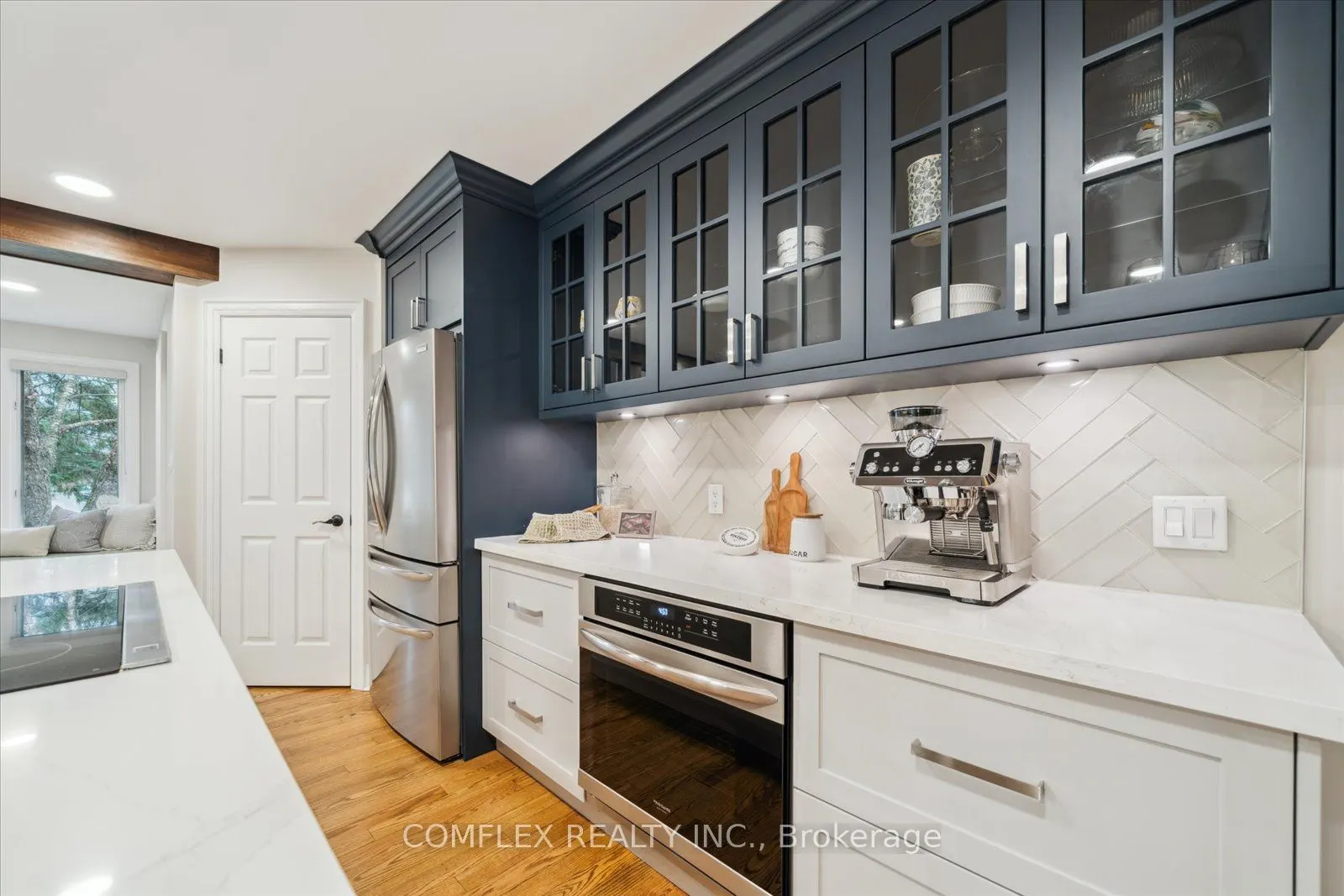 2 TAUNUS Court