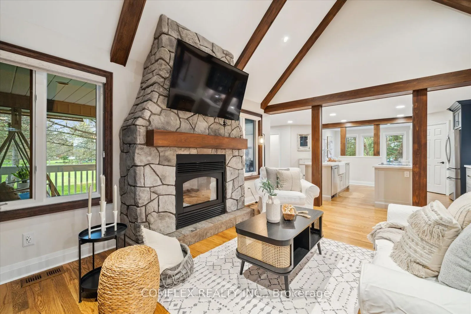 2 TAUNUS Court