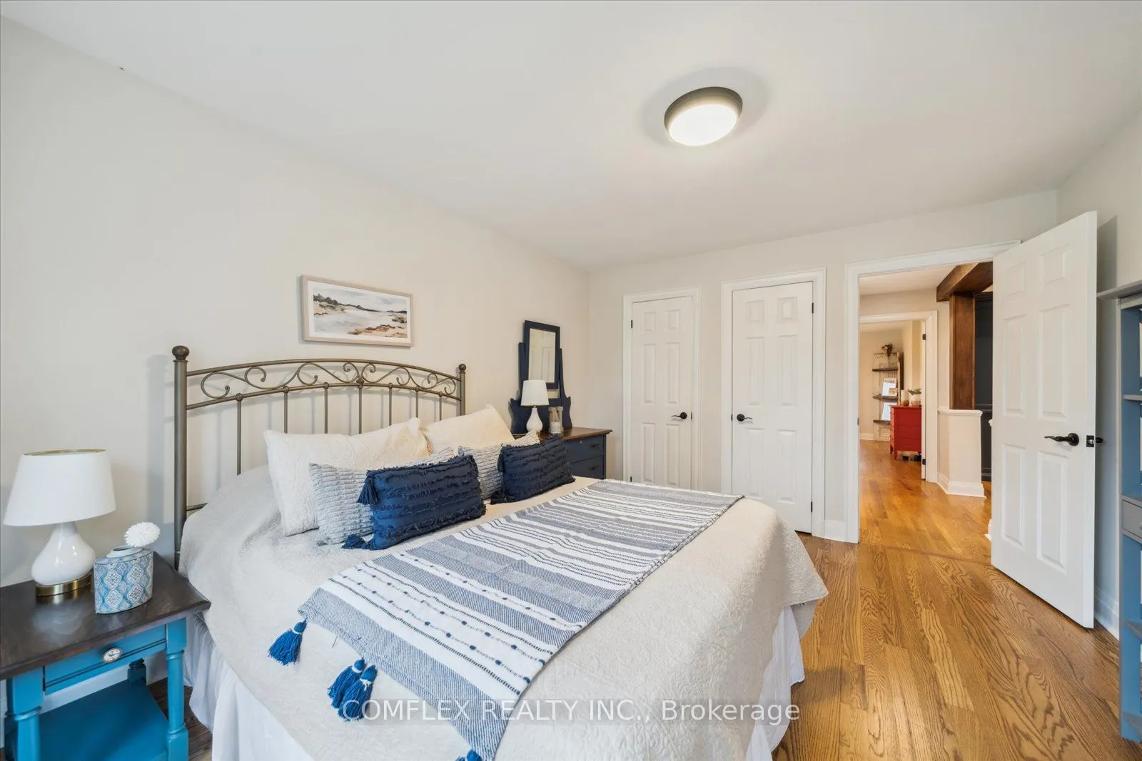 2 TAUNUS Court