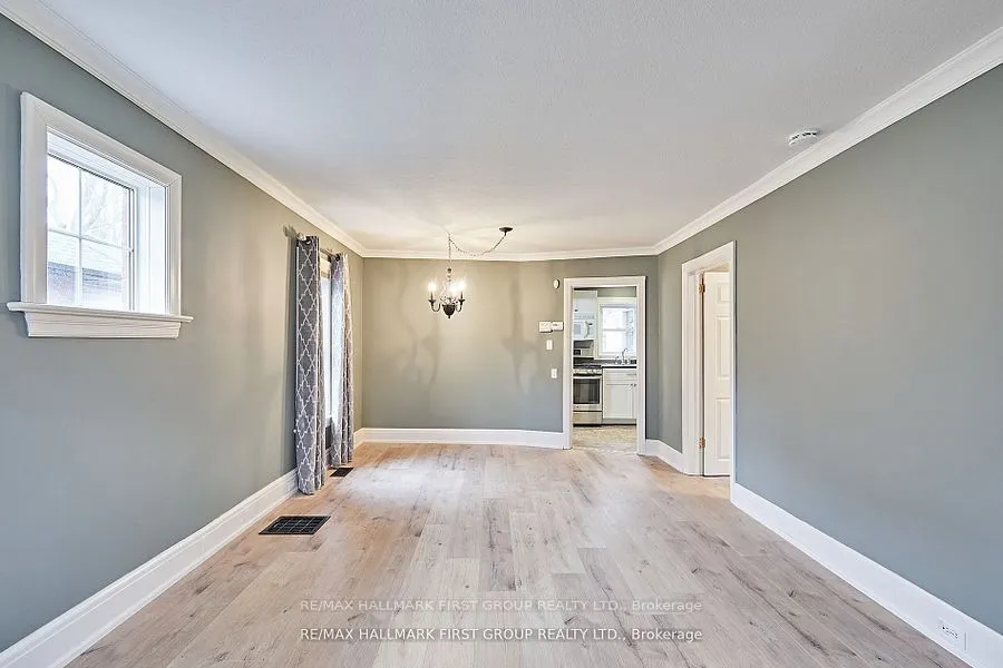 33 Mclaughlin Boulevard