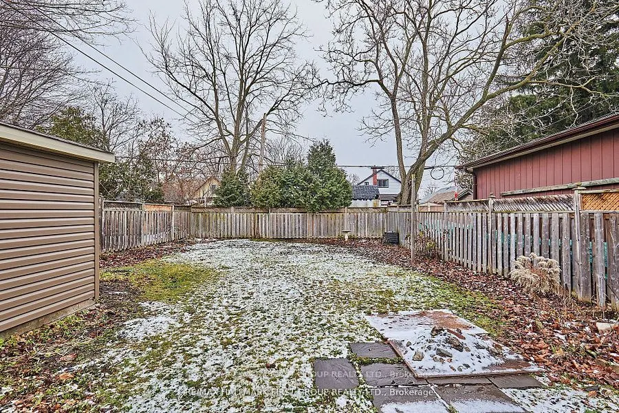33 Mclaughlin Boulevard