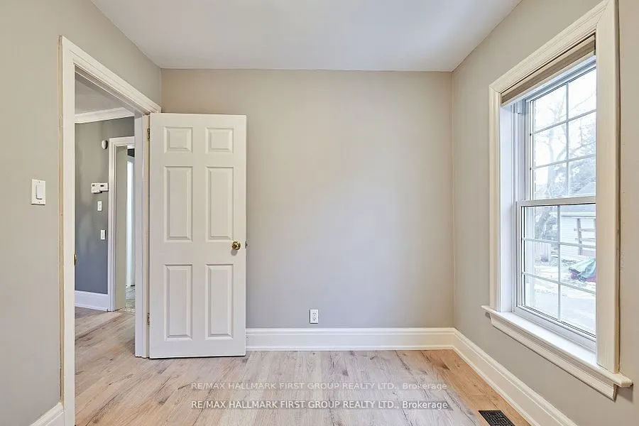 33 Mclaughlin Boulevard