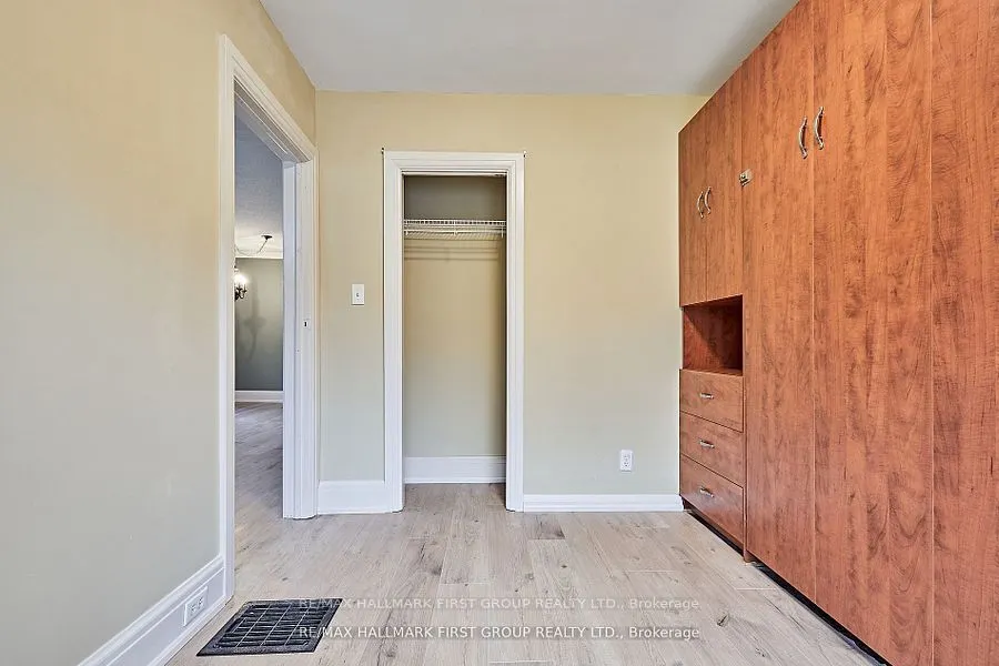 33 Mclaughlin Boulevard
